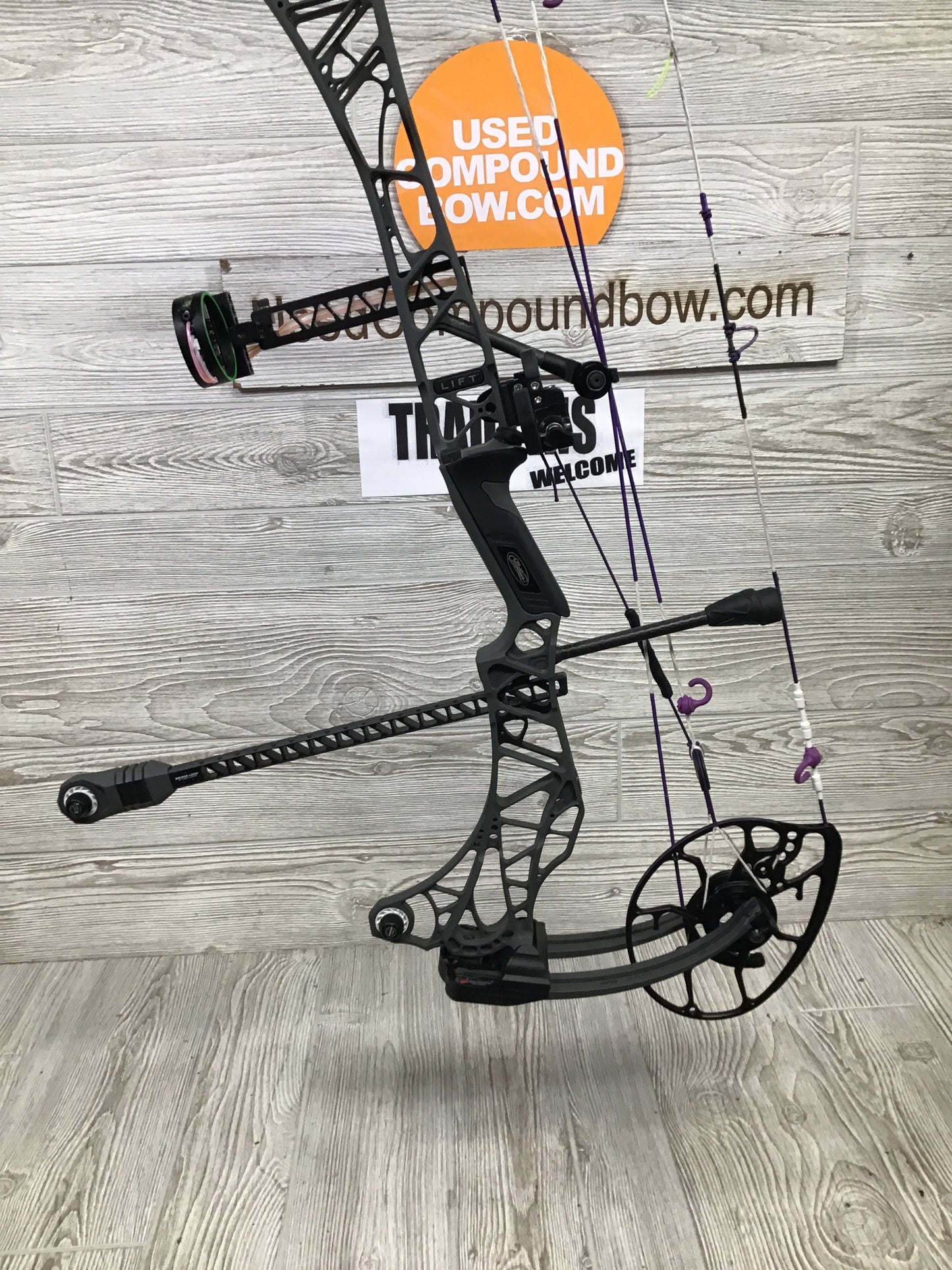 Used Mathews Lift X 29.5 Right Hand Shale Package