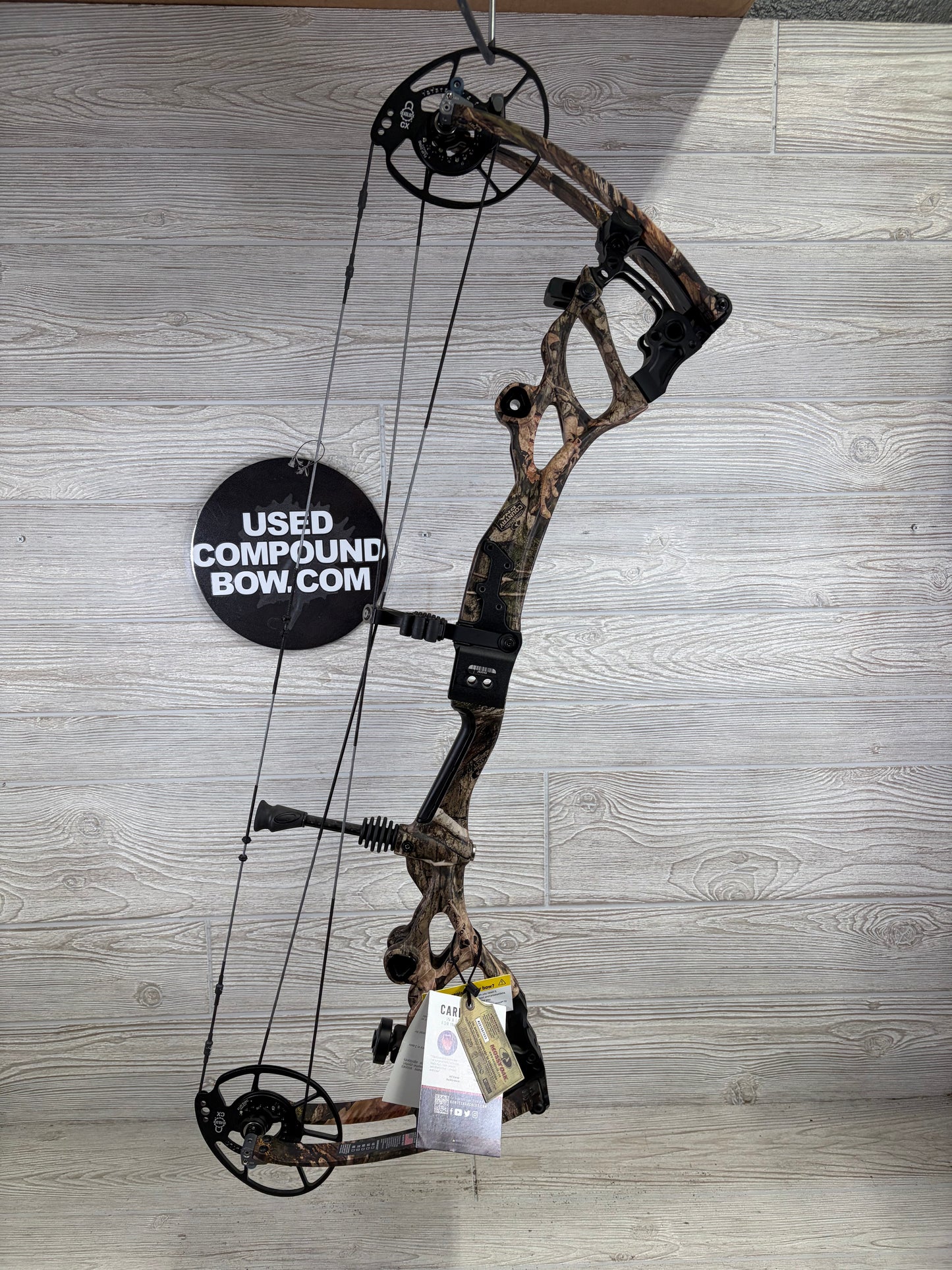 Bowtech Carbon One X 60-70# RH Mossy Oak New Bow