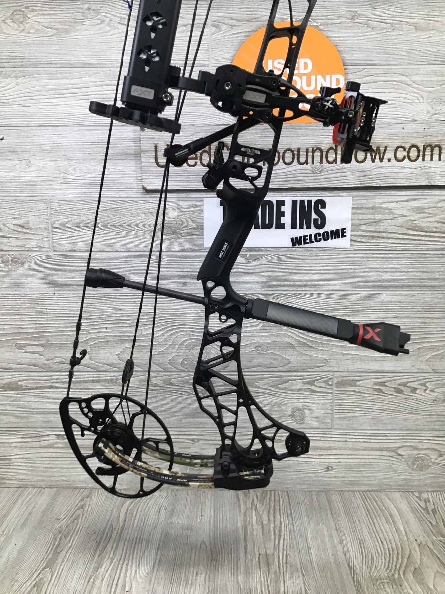 Used Mathews Lift X 29.5 Right Hand 28/70# Black Riser/Subalpine Package