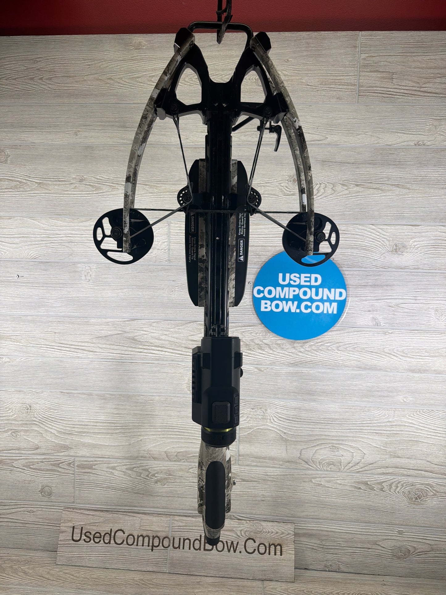 Used Tenpoint ViperS400 Crossbow w/ Garmin Xero Digital Range finding Crossbow Scope