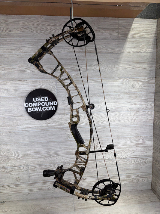 Used Hoyt Ventum 30 25-28" 60-70lb RH Sitka Sub Alpine Bow