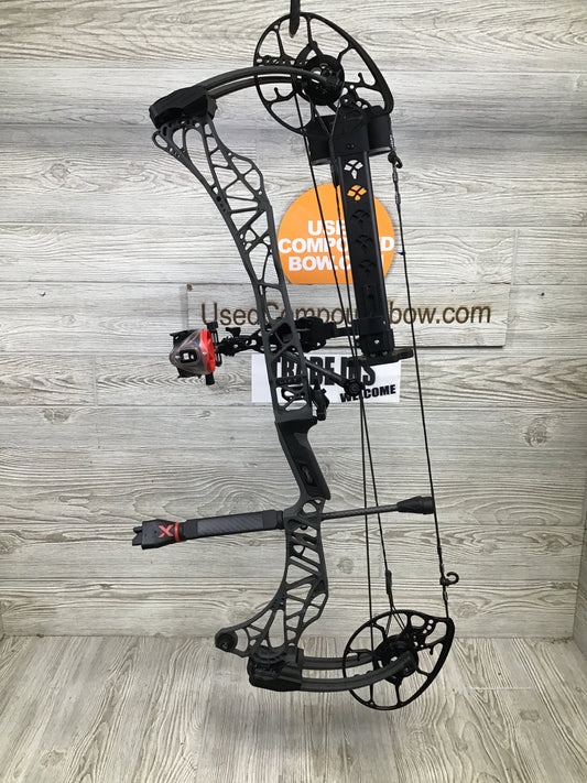 Used Mathews Lift X 29.5 Right Hand Shale 28.5/70 Package