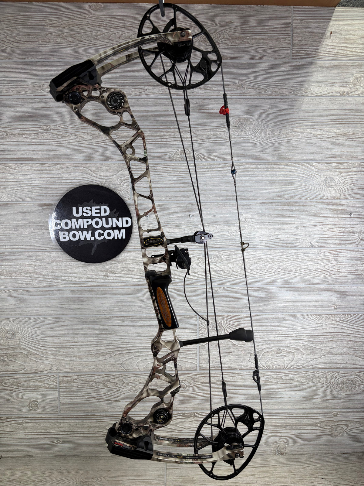 Used Mathews Halon 6 Right Handed 28/70 with Rest