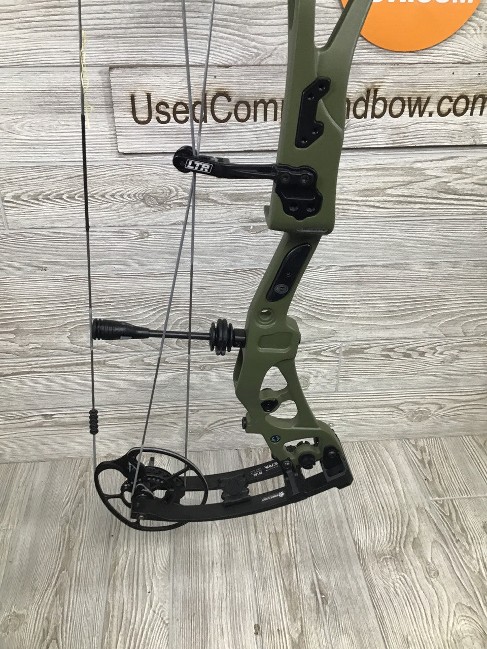 Elite Era Carbon Right Handed Outdoor Green