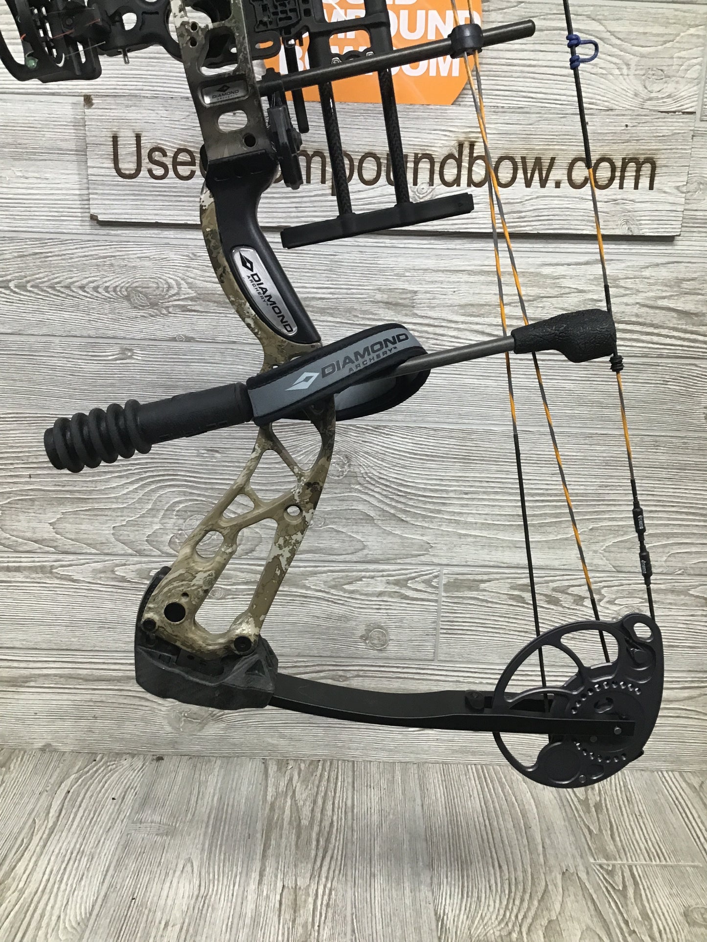 Used Diamond Edge SB-1 Kryptek Highlander Camo Right Handed Bow