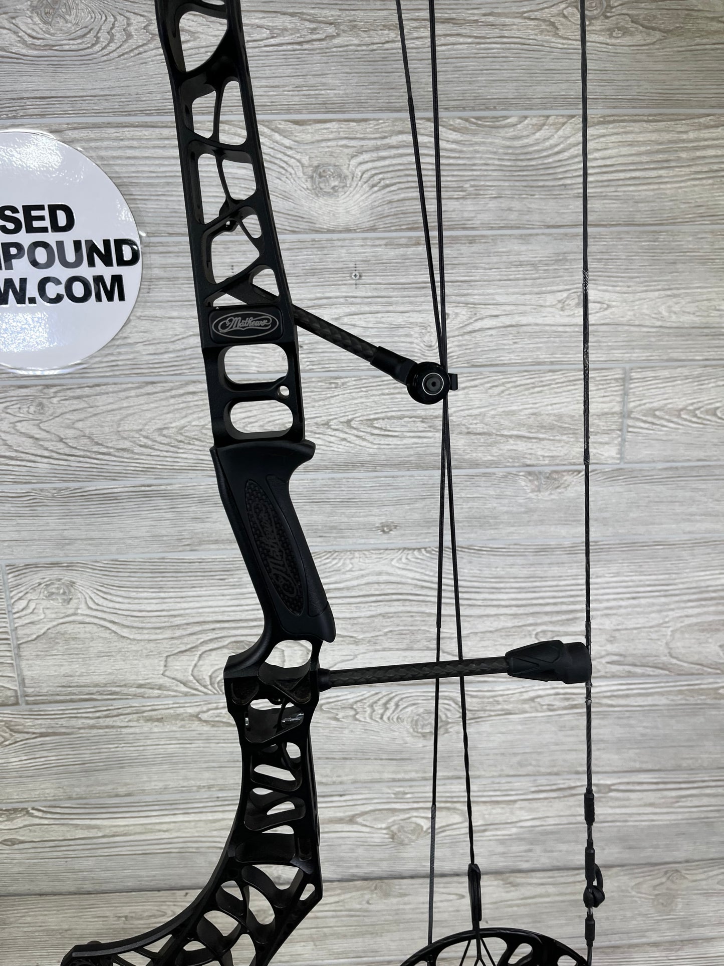 Mathews Phase 4 33 Black RH BOW ONLY