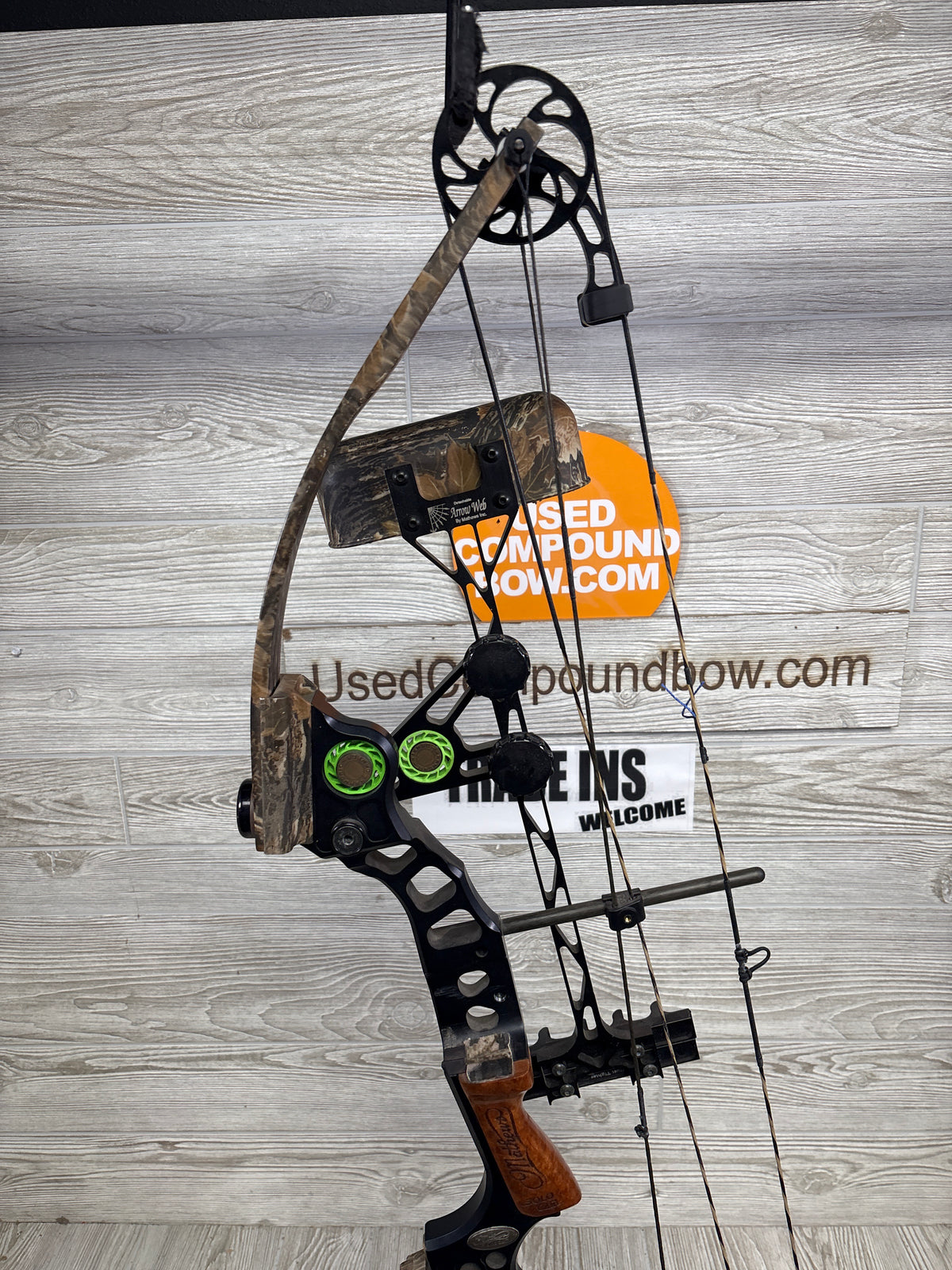 Mathews Black Max 60-70# 30" Right handed Camo