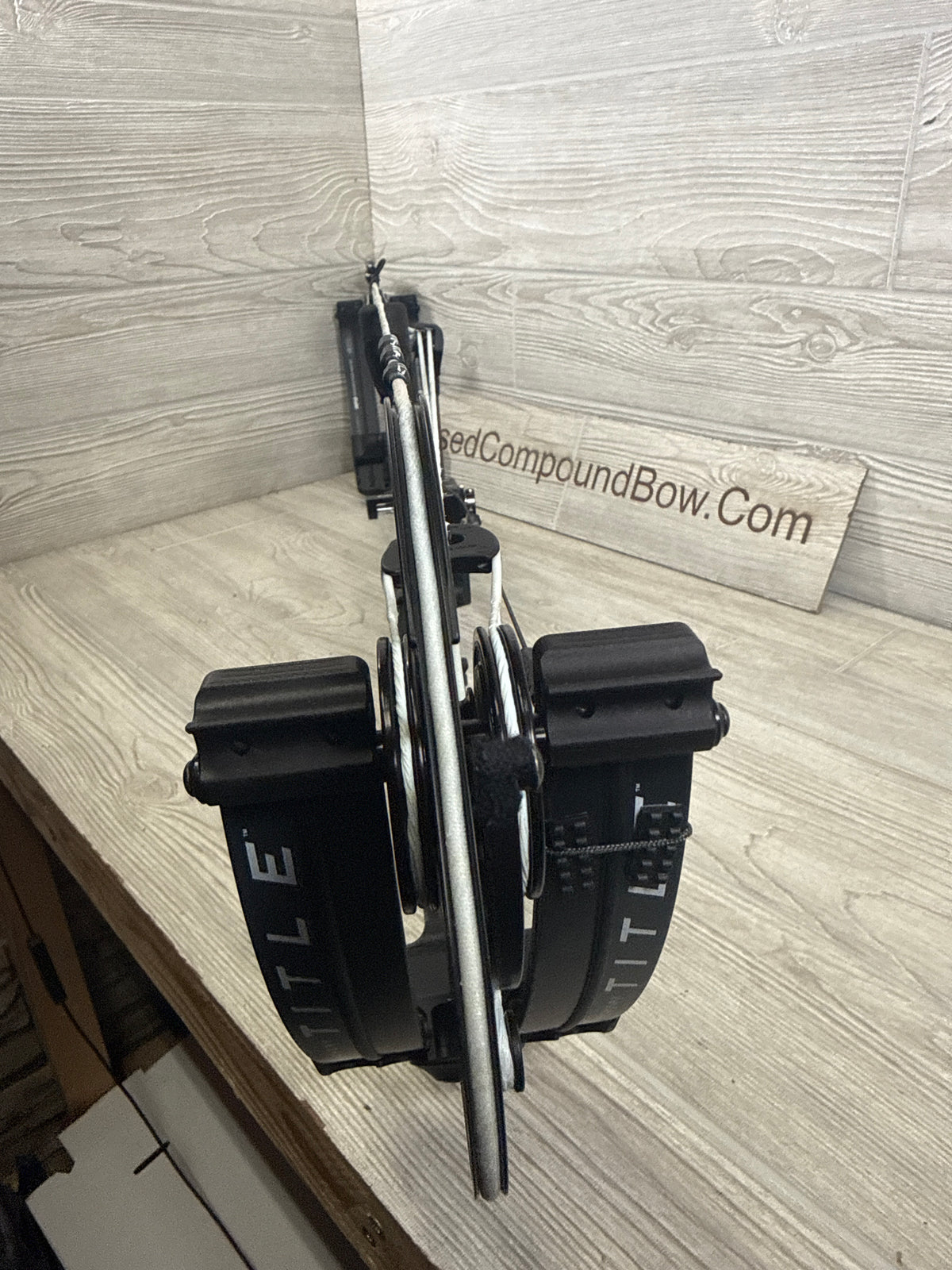 Used Mathews Title 38 (Gen 1) Blackout super clean