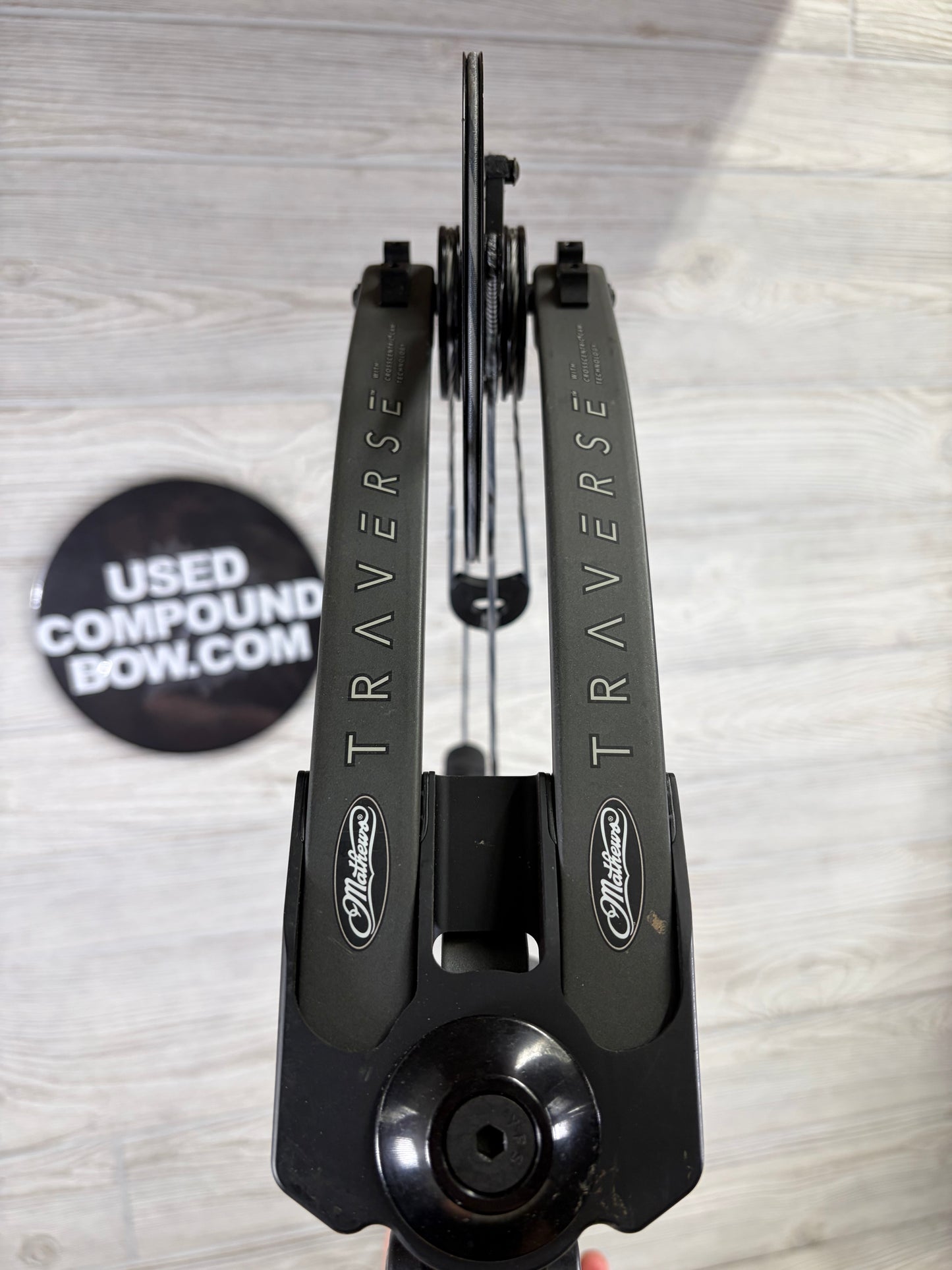 Used Mathews Traverse Right Handed 60-70lb 30" Stone