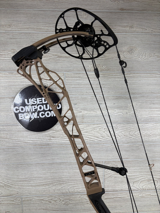 Used Mathews Lift 33 Right-Handed Earth Bow