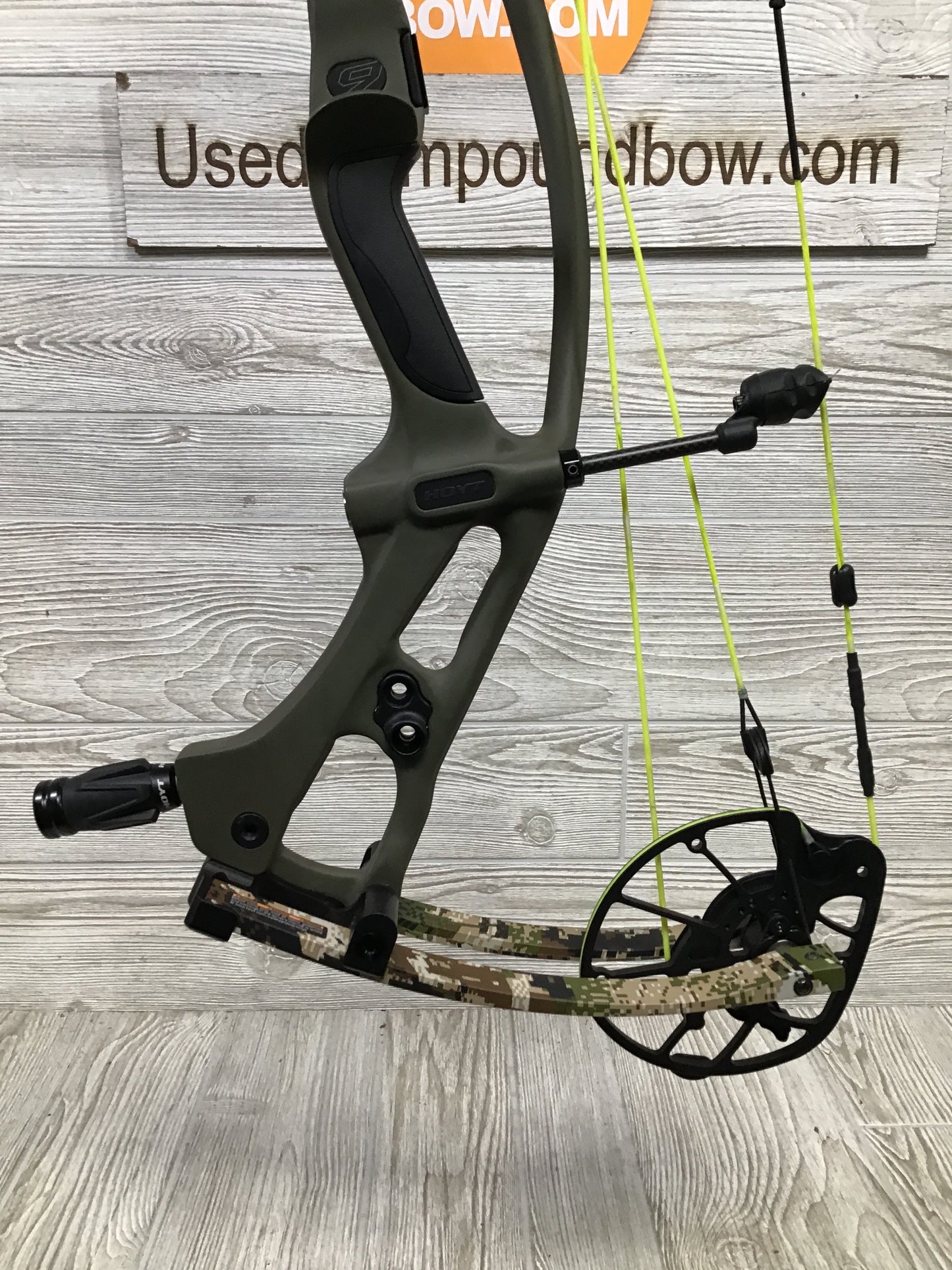 Hoyt RX-9 Right Handed Wilderness/Subalpine Limbs 70lbs 25-30" Bow