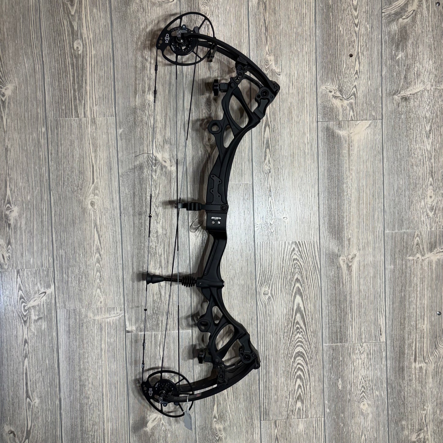 Bowtech Carbon One X 60-70# RH Black
