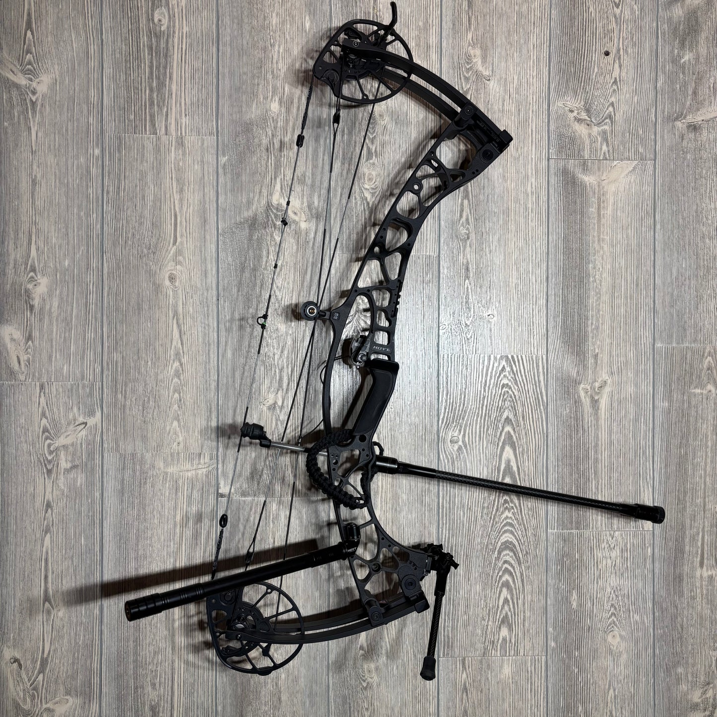 Used Hoyt Alpha AX-2 32 LH 50lb Black with Accessories + Gas String Set