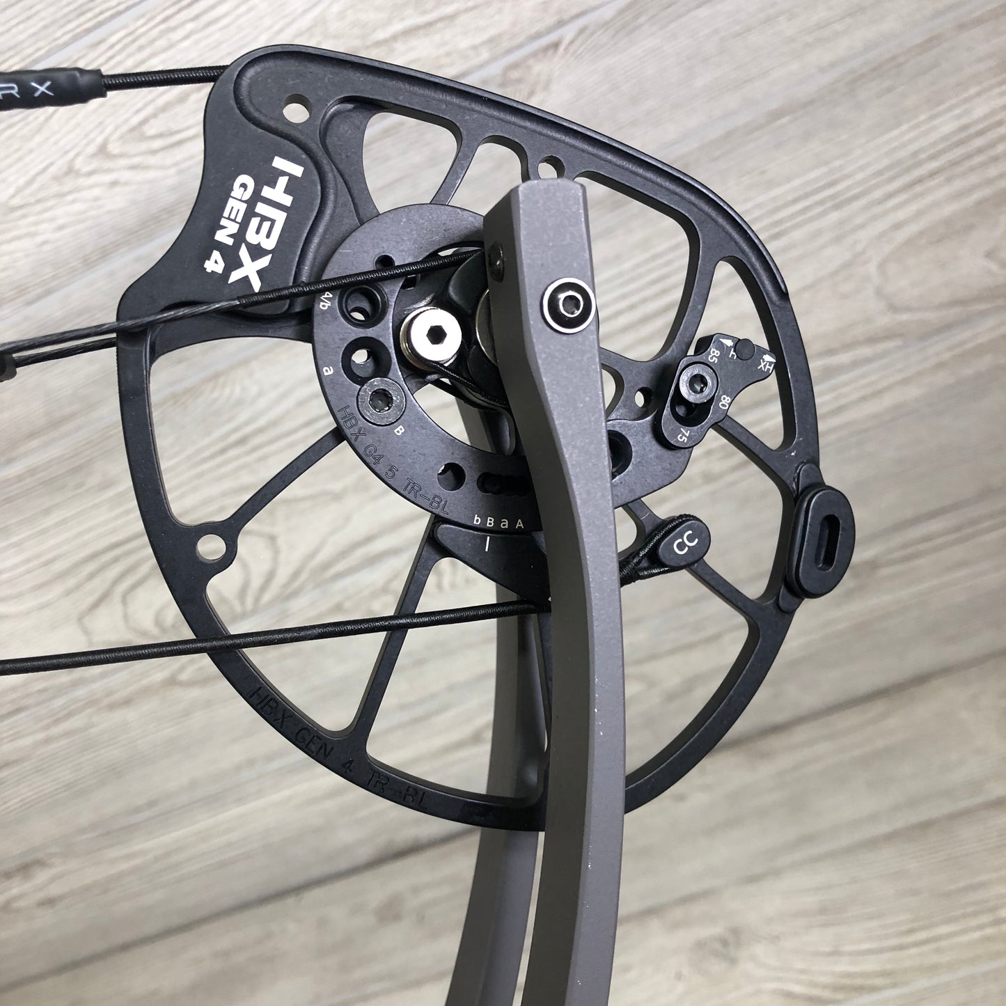 Used Hoyt Alpha AX-2 29 Tombstone LH 70# max