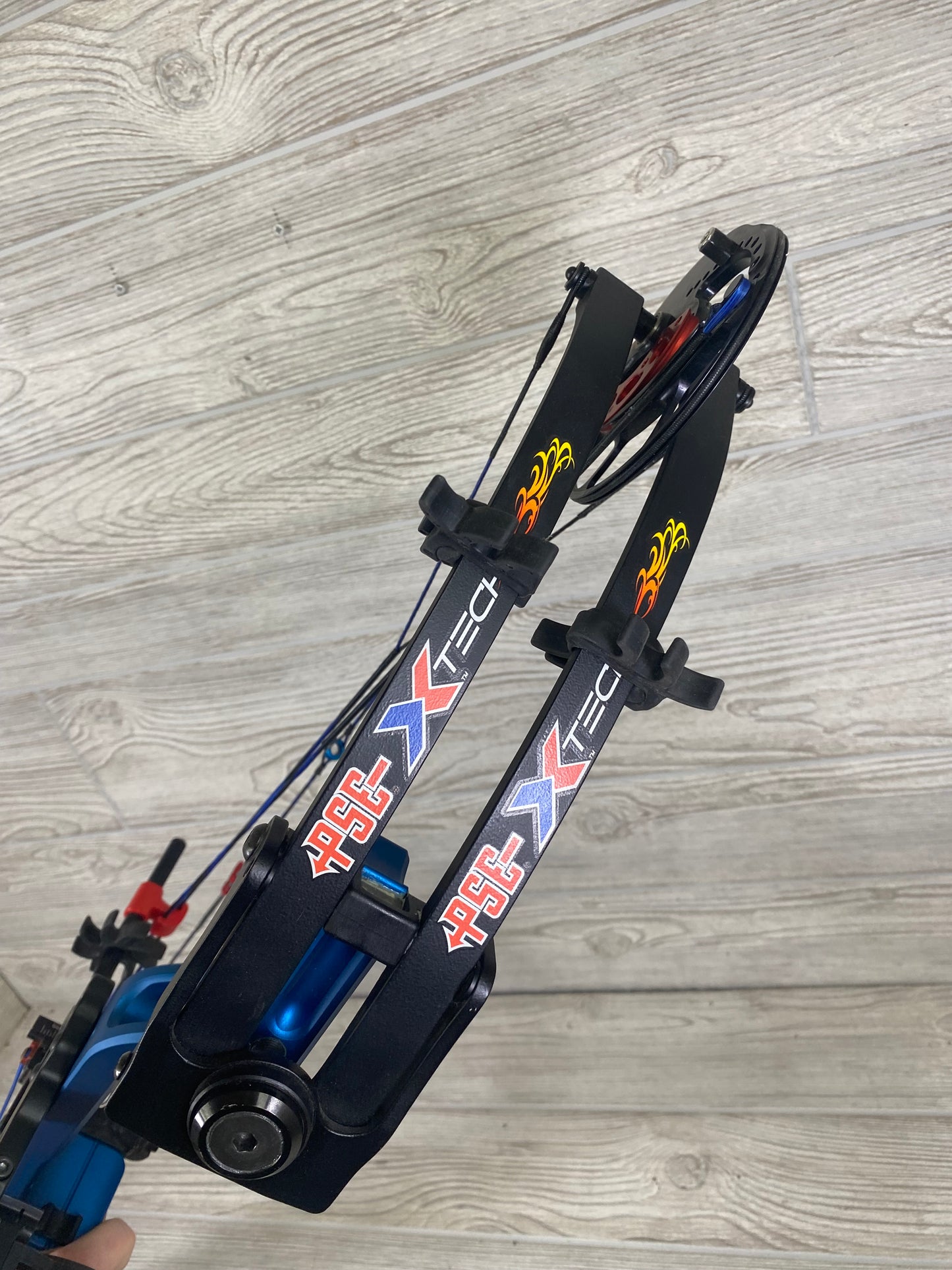 PSE Phenom SD Target Bow Package 60 lb max RH