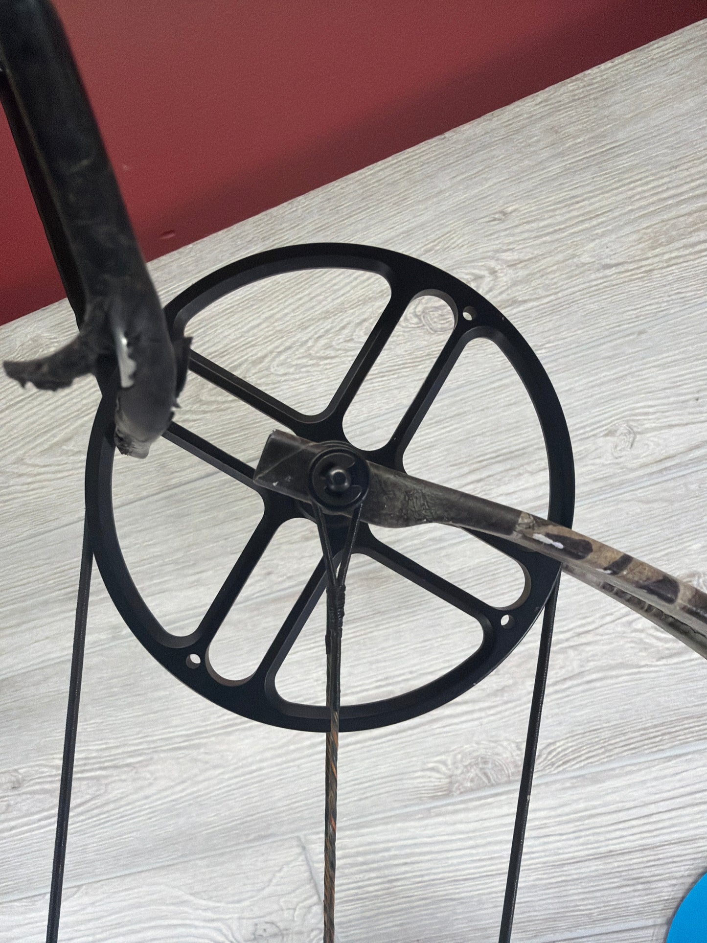 Used Bear Marshall TK 29" 70lb Right Hand camo bow pkg