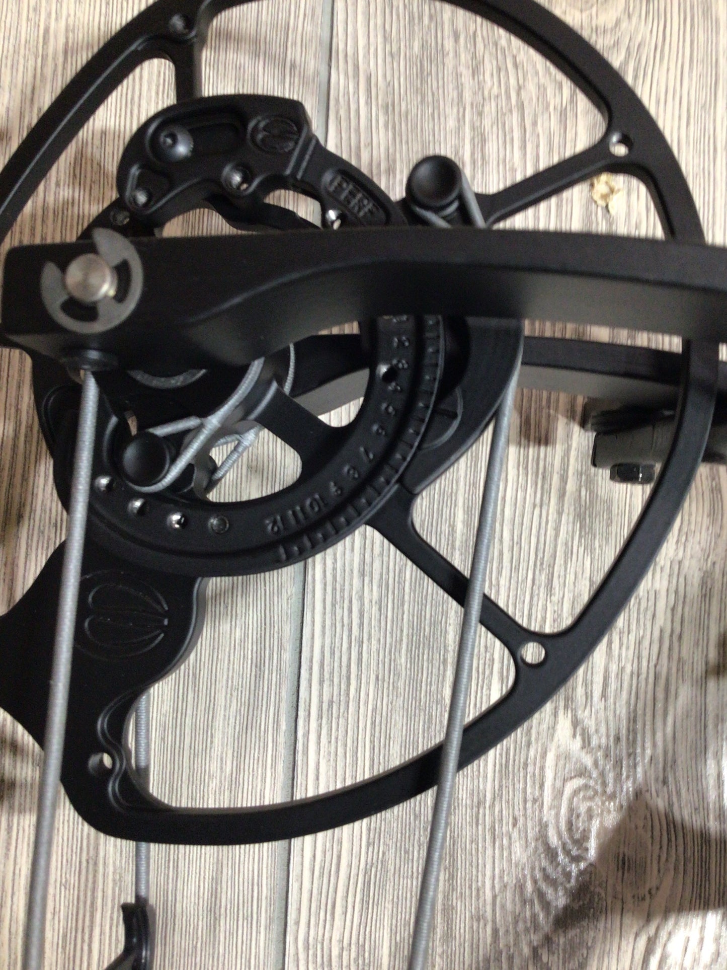 Used Elite Eon Carbon Sienna Brown RH 70lbs