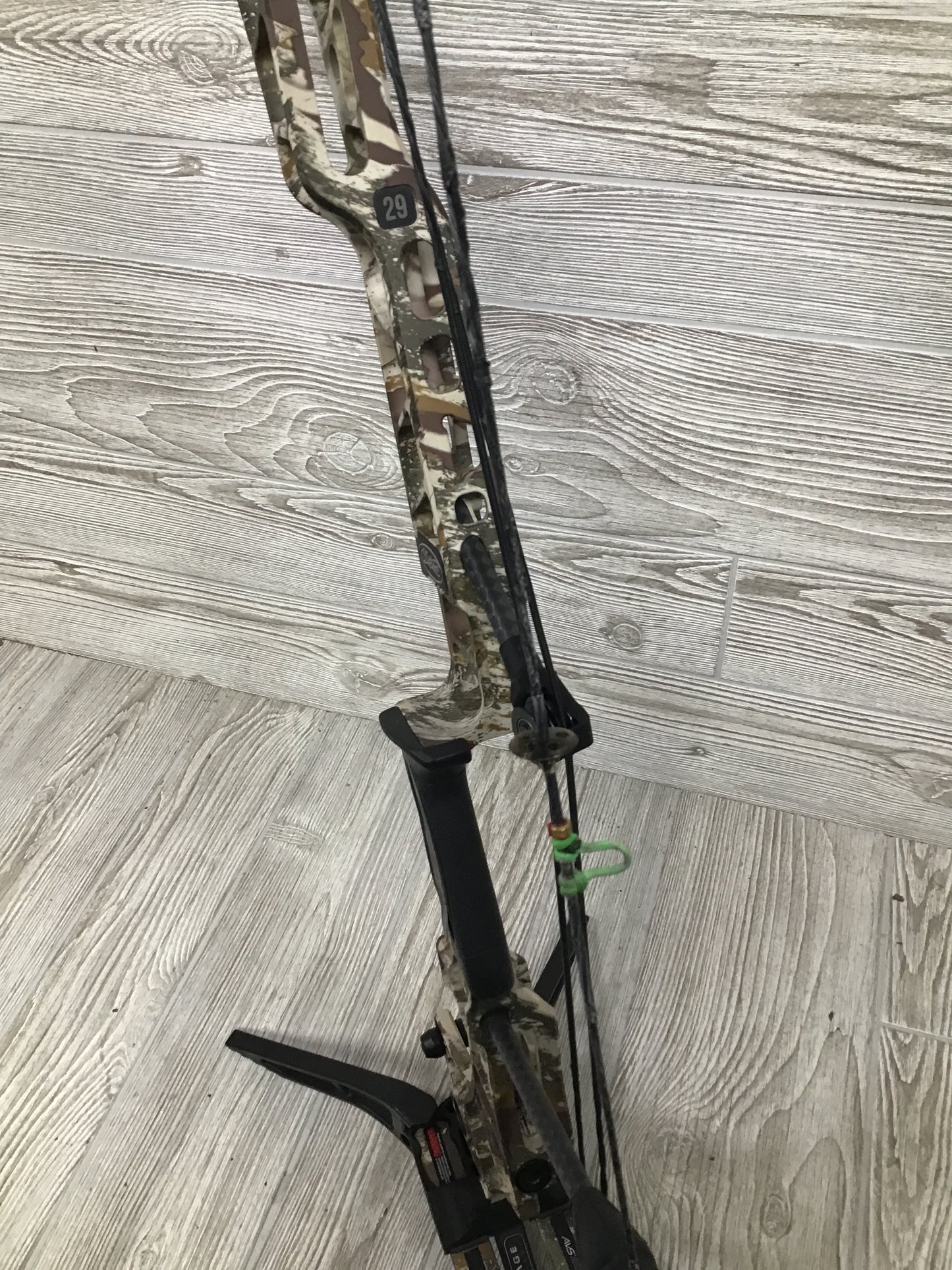 Used Mathews V3X 29 First Lite Specter 27.5"/70 lb
