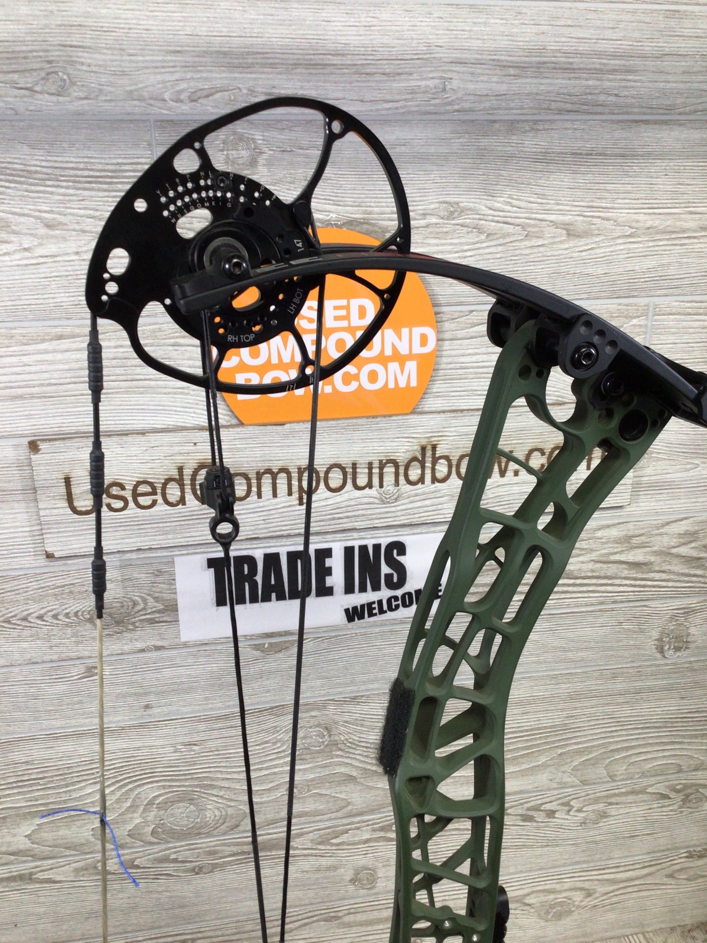 Used Darton Tritech 33 Right Handed Forrest Green W/ Limb Legs