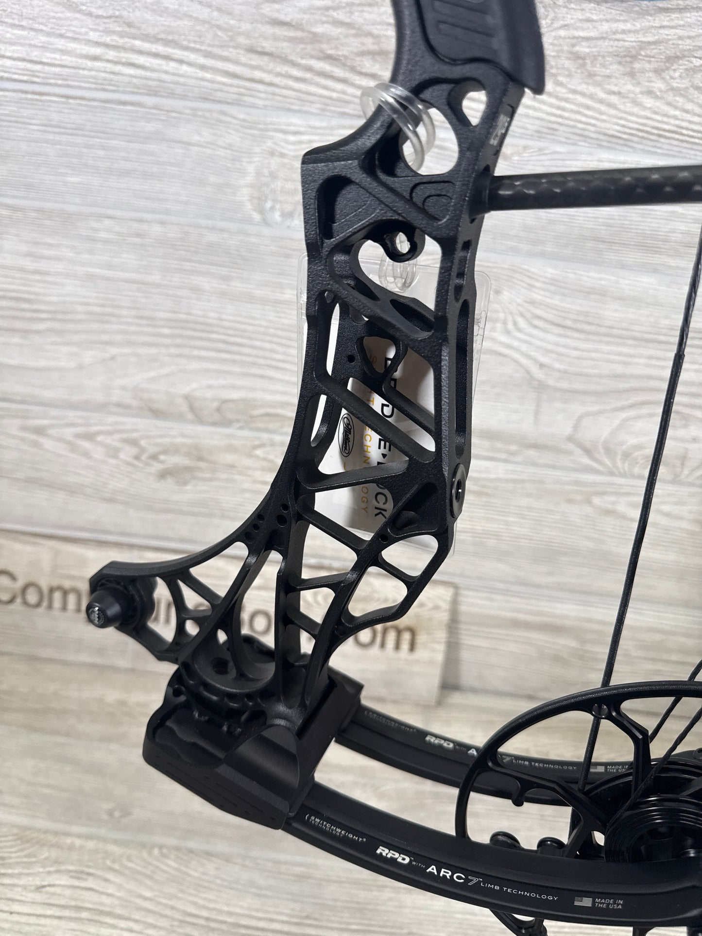 Used Mathews Lift X 29.5 Right Hand Black Bow