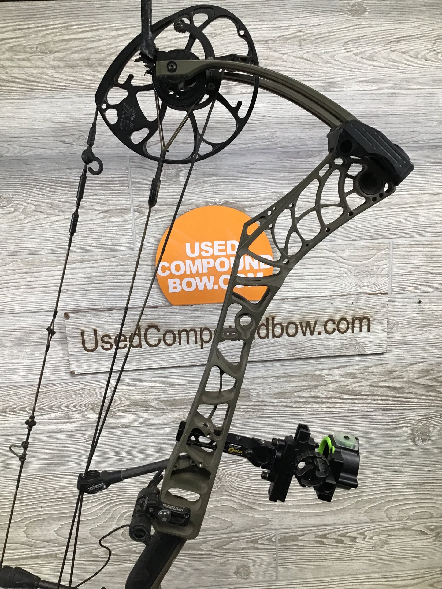 Used Mathews Phase 4 33 Green Ambush 27.5/70# Package