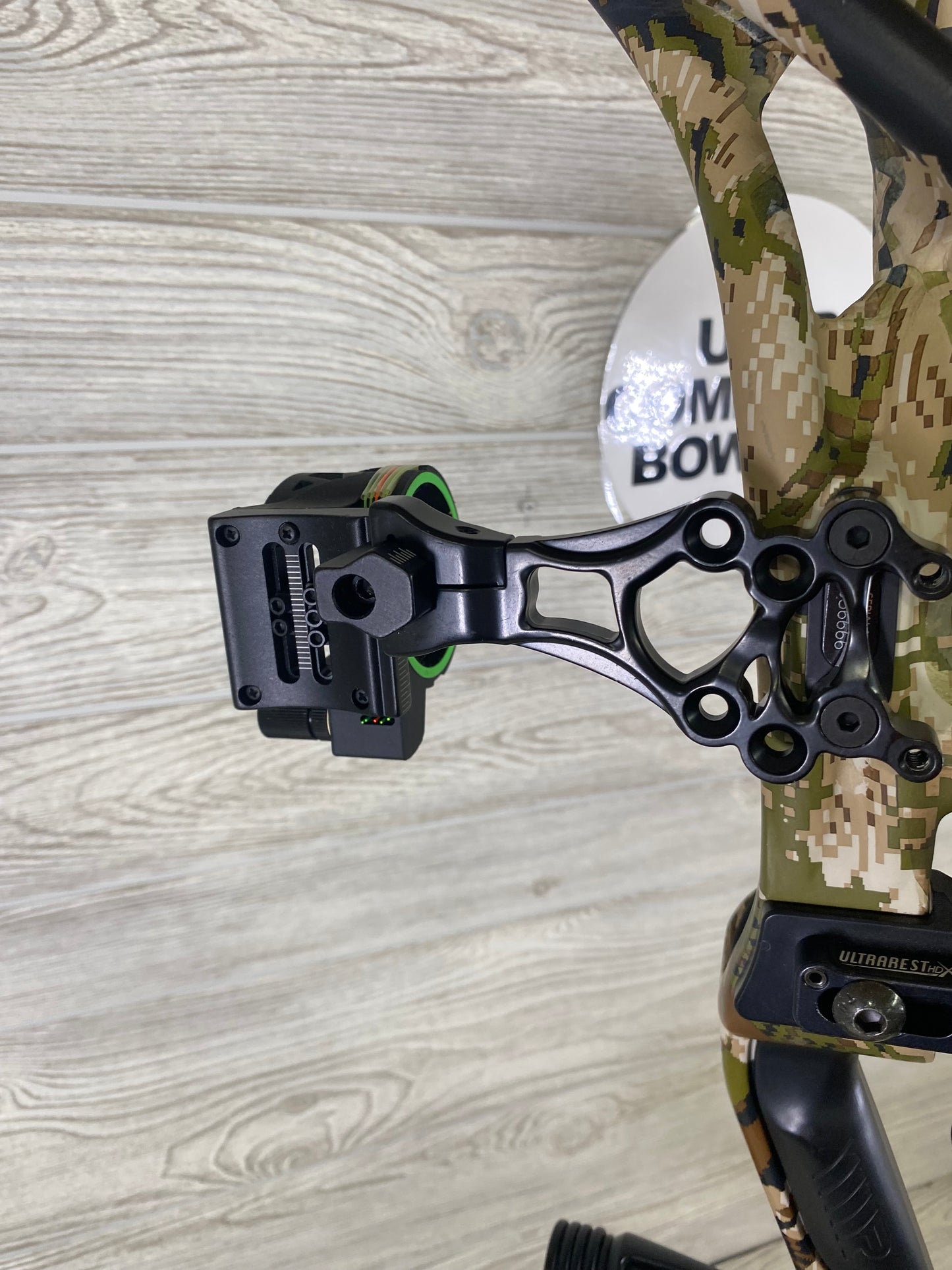 Hoyt RX-5 Sitka Subalpine 60-70# 25-30 Left hand PKG