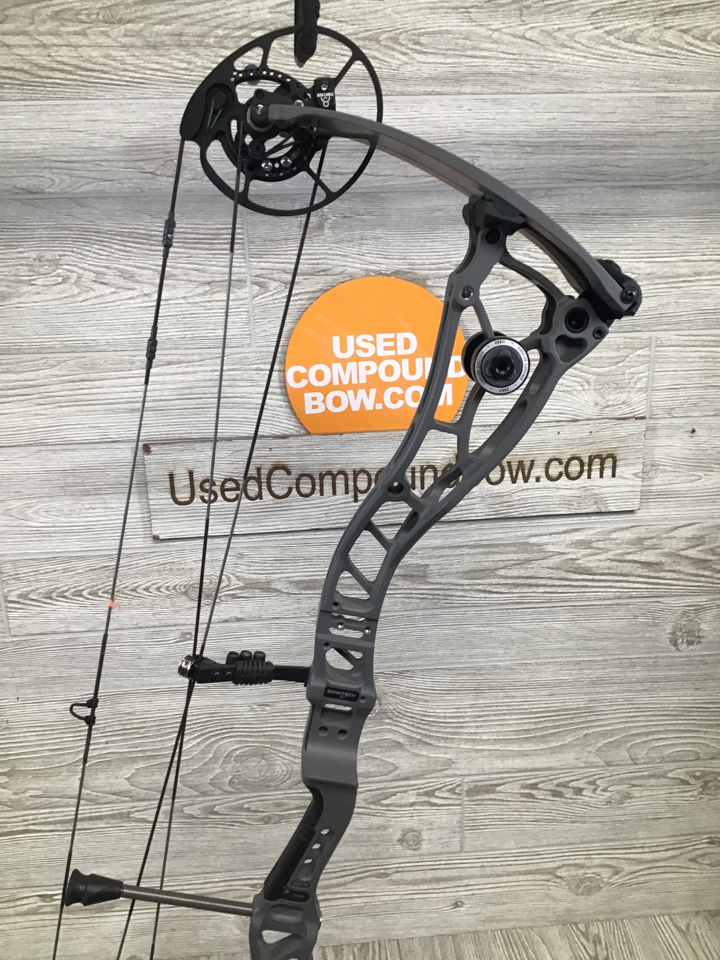 Bowtech Proven 34 Smoke Grey Medium Cam Left Handed 25-30" 60-70lbs