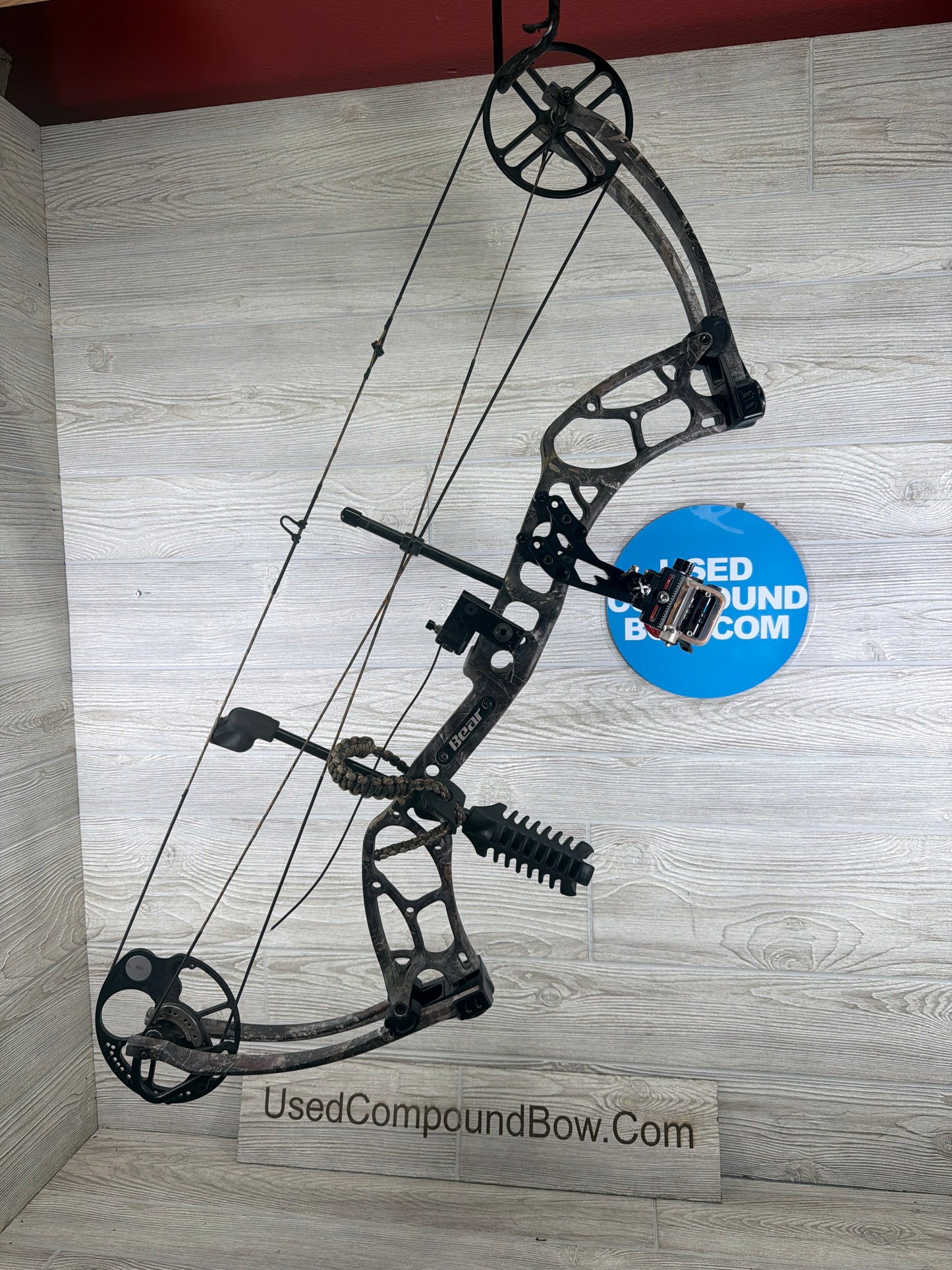 Used Bear Marshall TK 29" 70lb Right Hand camo bow pkg