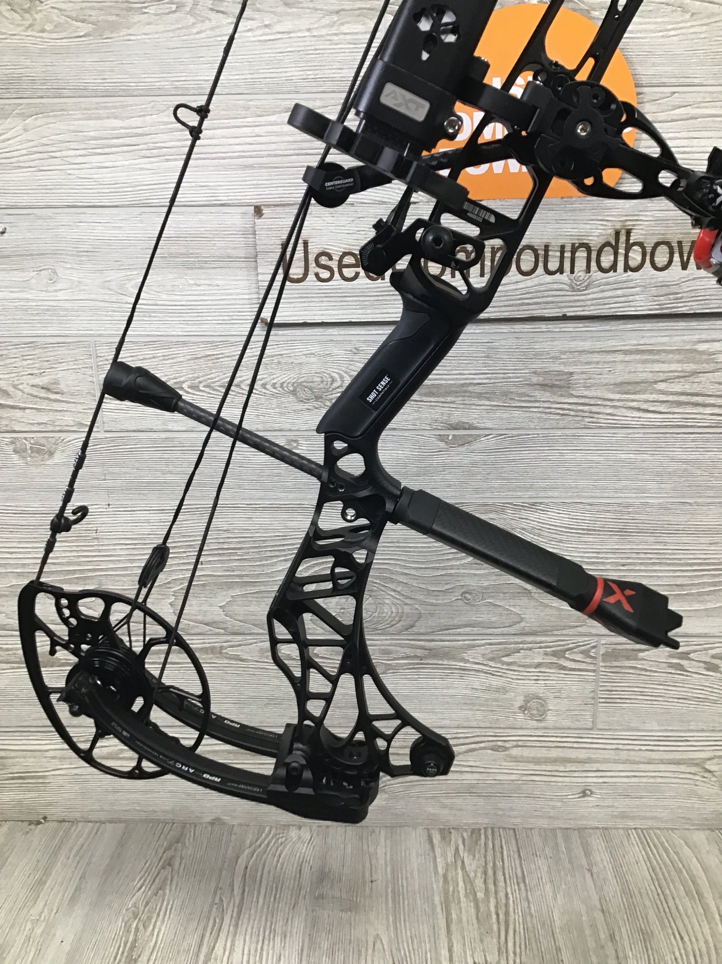 Used Mathews Lift X 29.5 Right Hand Black Bow 29/70 Package