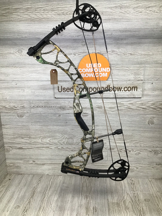 Used Hoyt Torrex Right Handed realtree 50-60 26-30"