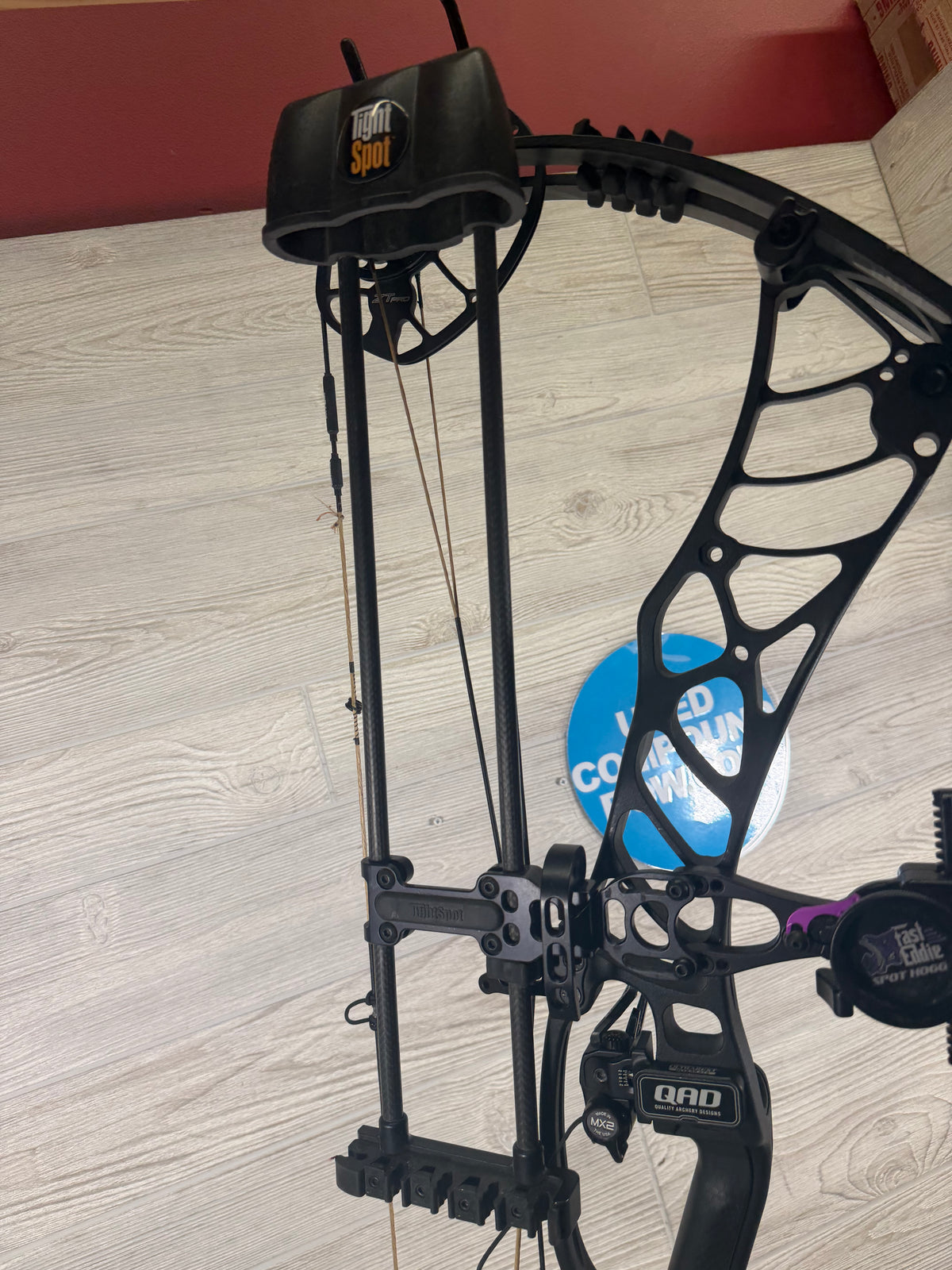 Used Hoyt Helix Ultra RH Black 29-32" 60-70# PKG
