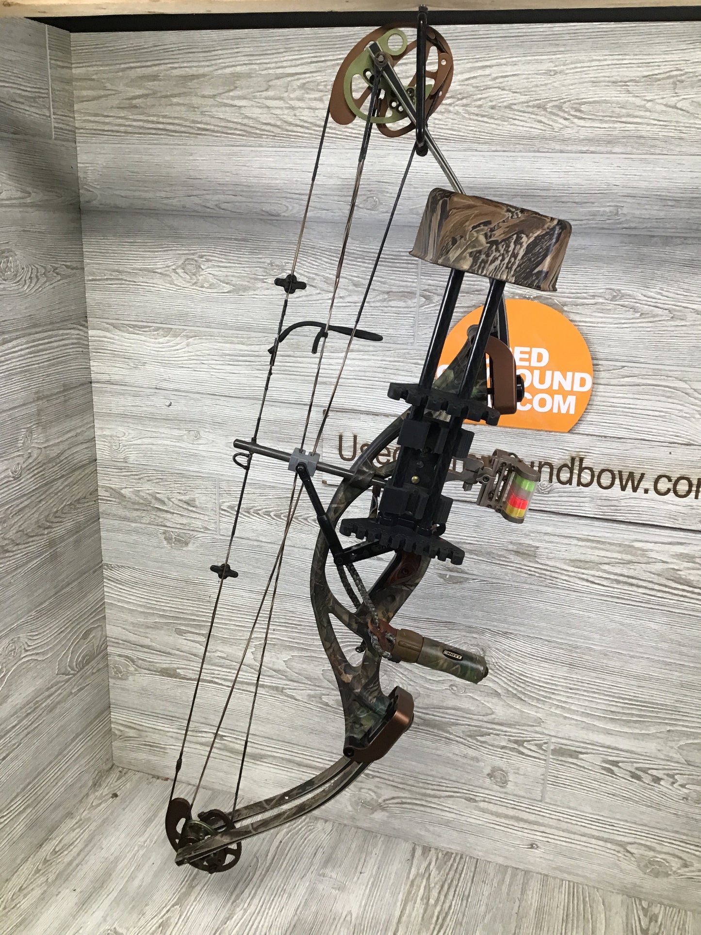 Hoyt UltraMag XT-2000 70# RH PACKAGE