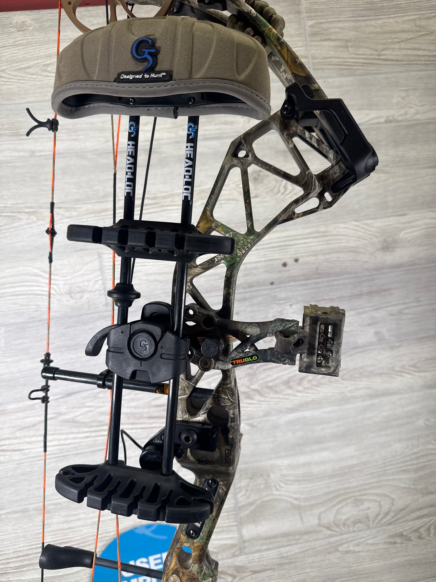 Used Bear Paradox 55-70# RH Real Tree Package