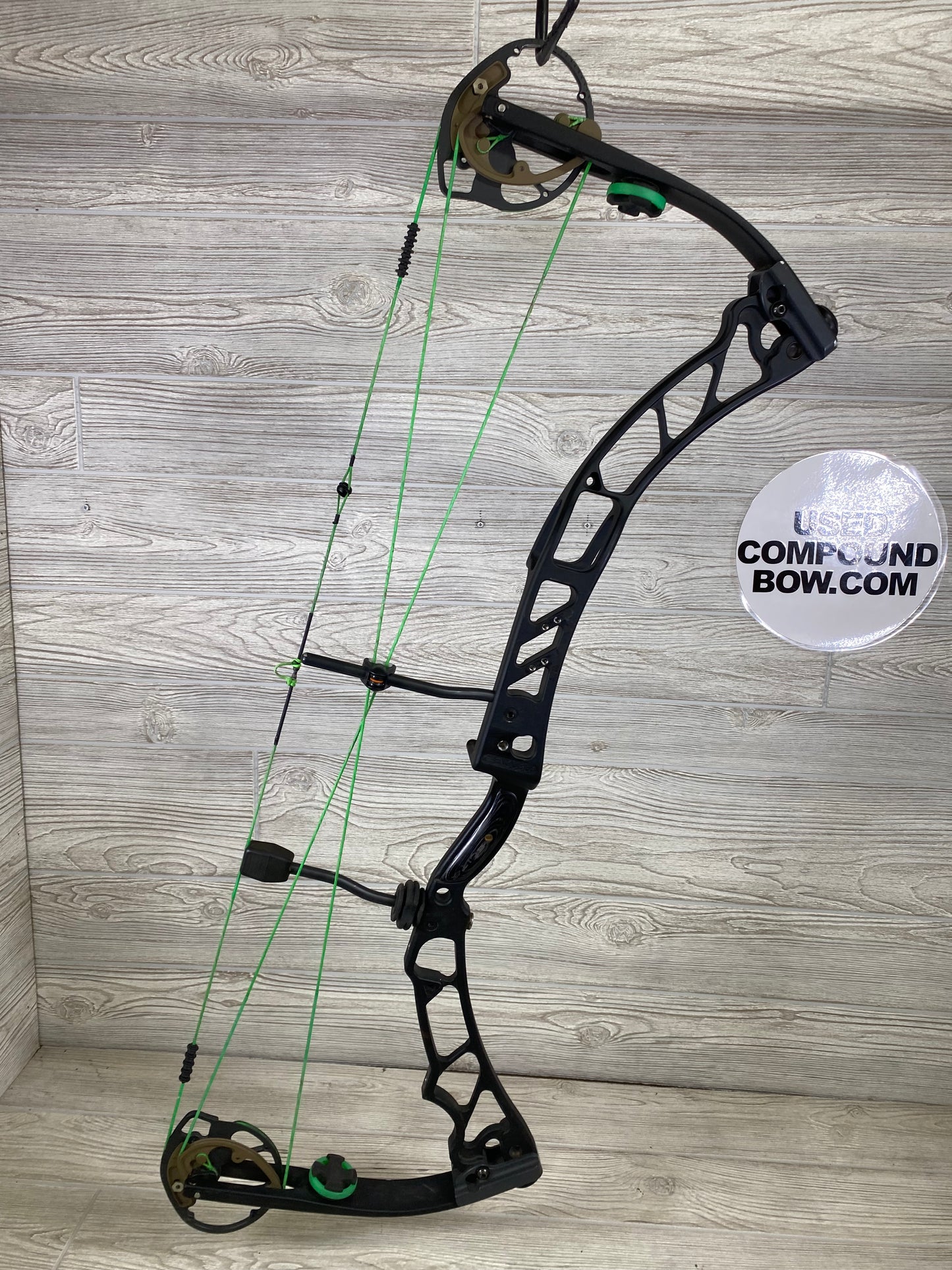 Elite Energy 35 70# RIGHT Handed BOW ONLY 29.5"