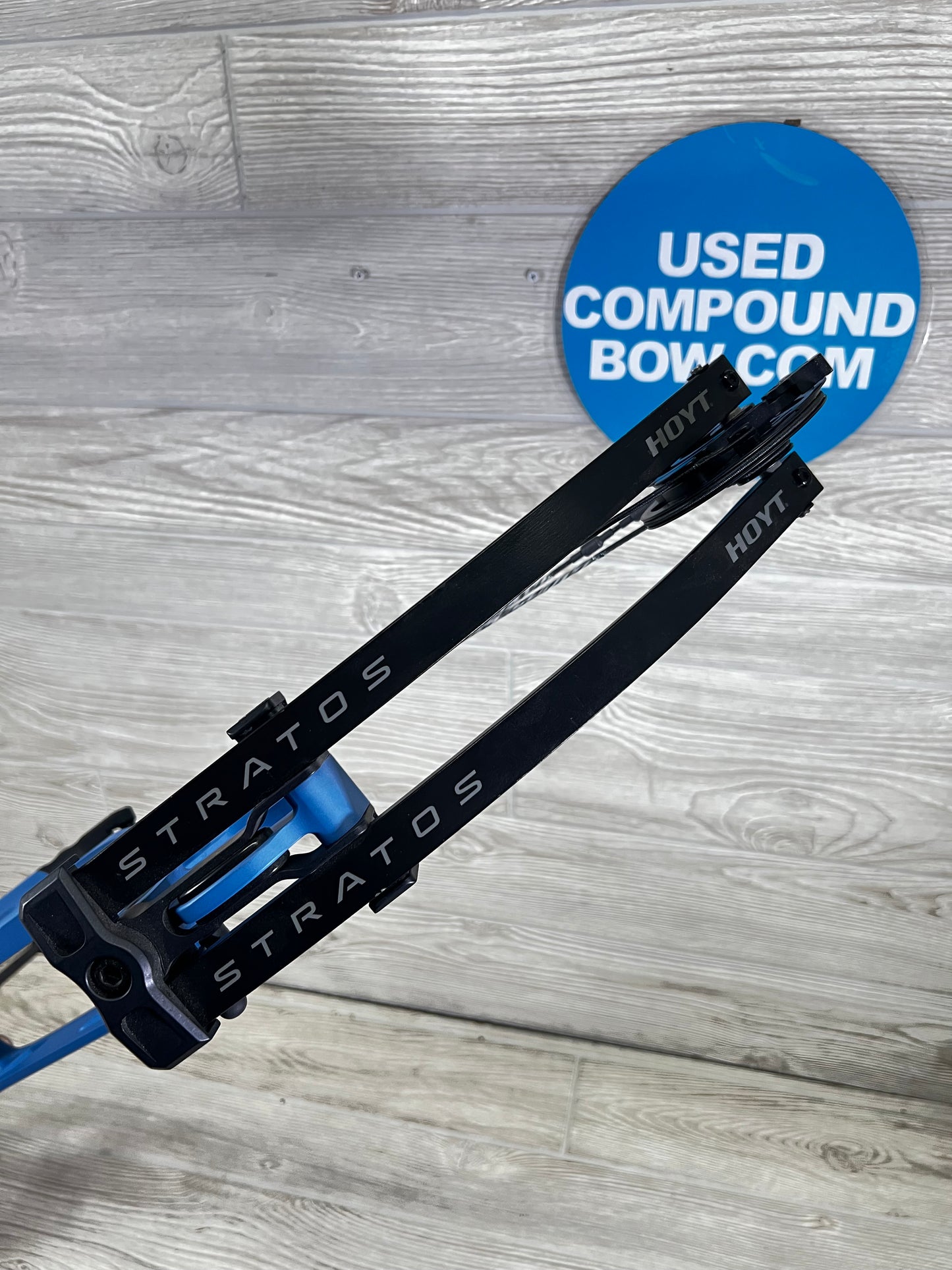 Used Hoyt Stratos 36 Right Handed Blue HBT 1 cam 24.25"-28"