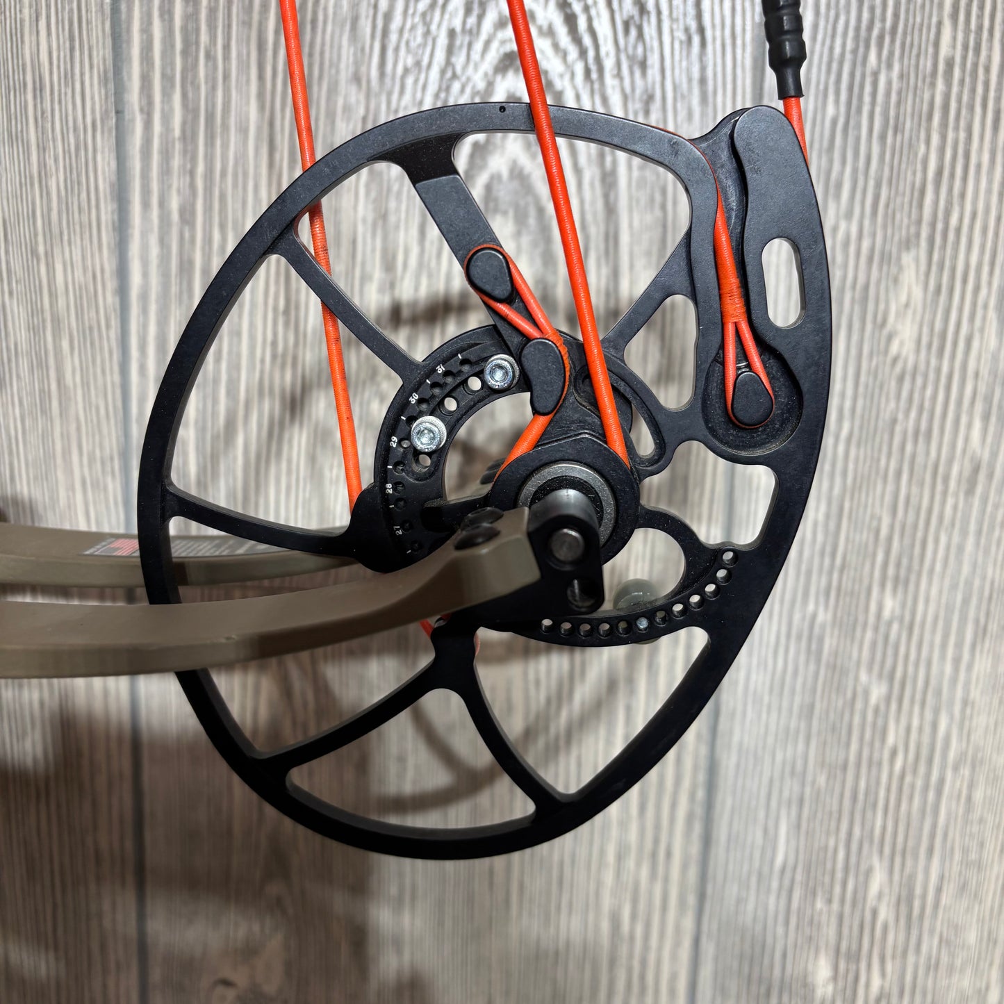 Used Bowtech SS34 RH Sandstone 50lbs