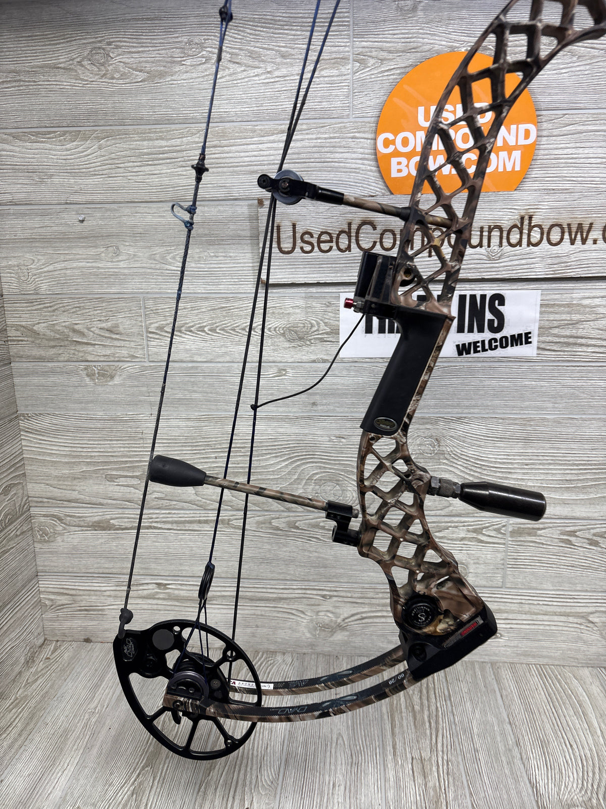 Used Mathews Chill 28/60 lost camo Left Handed