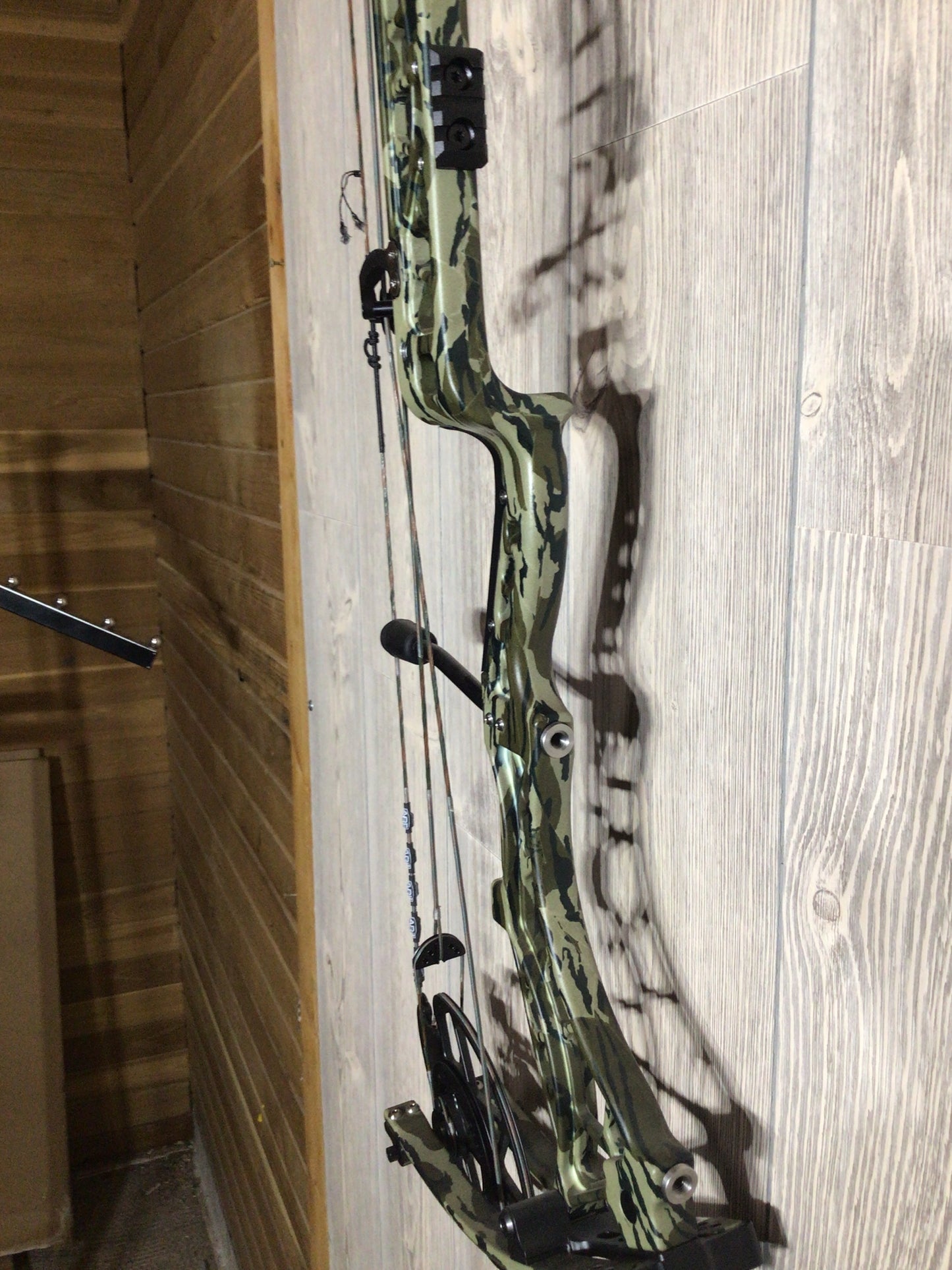 Used Obsession Pinnacle NT RH 70# Bottomland Bow