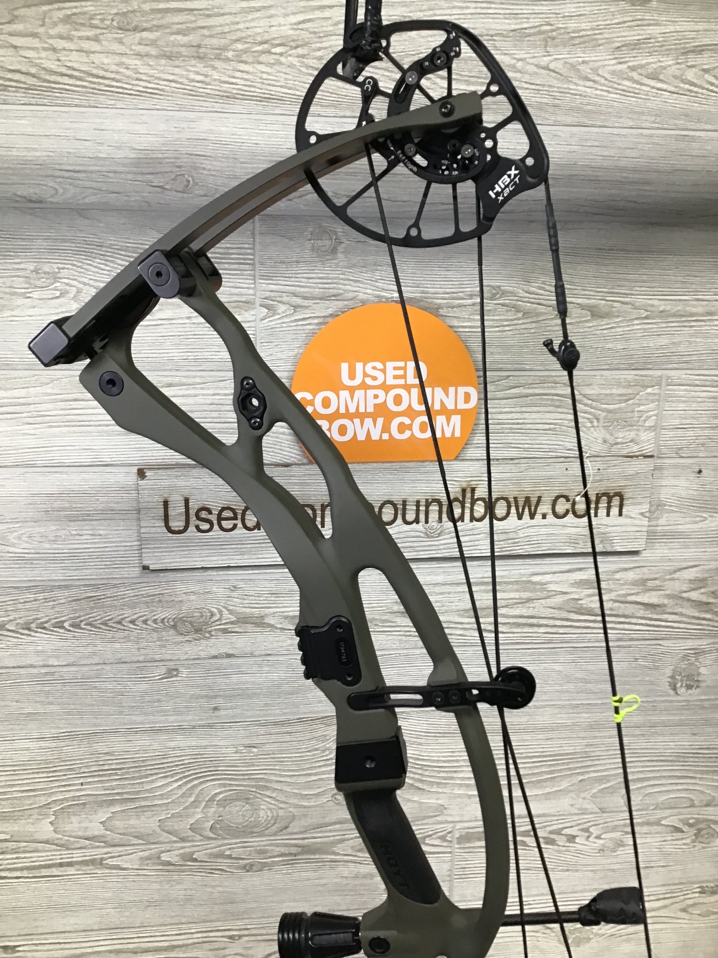 Hoyt RX-8 LH Wilderness 70lbs 25-30"