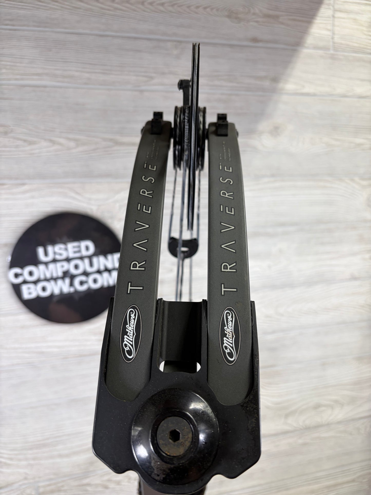 Used Mathews Traverse Right Handed 60-70lb 30" Stone