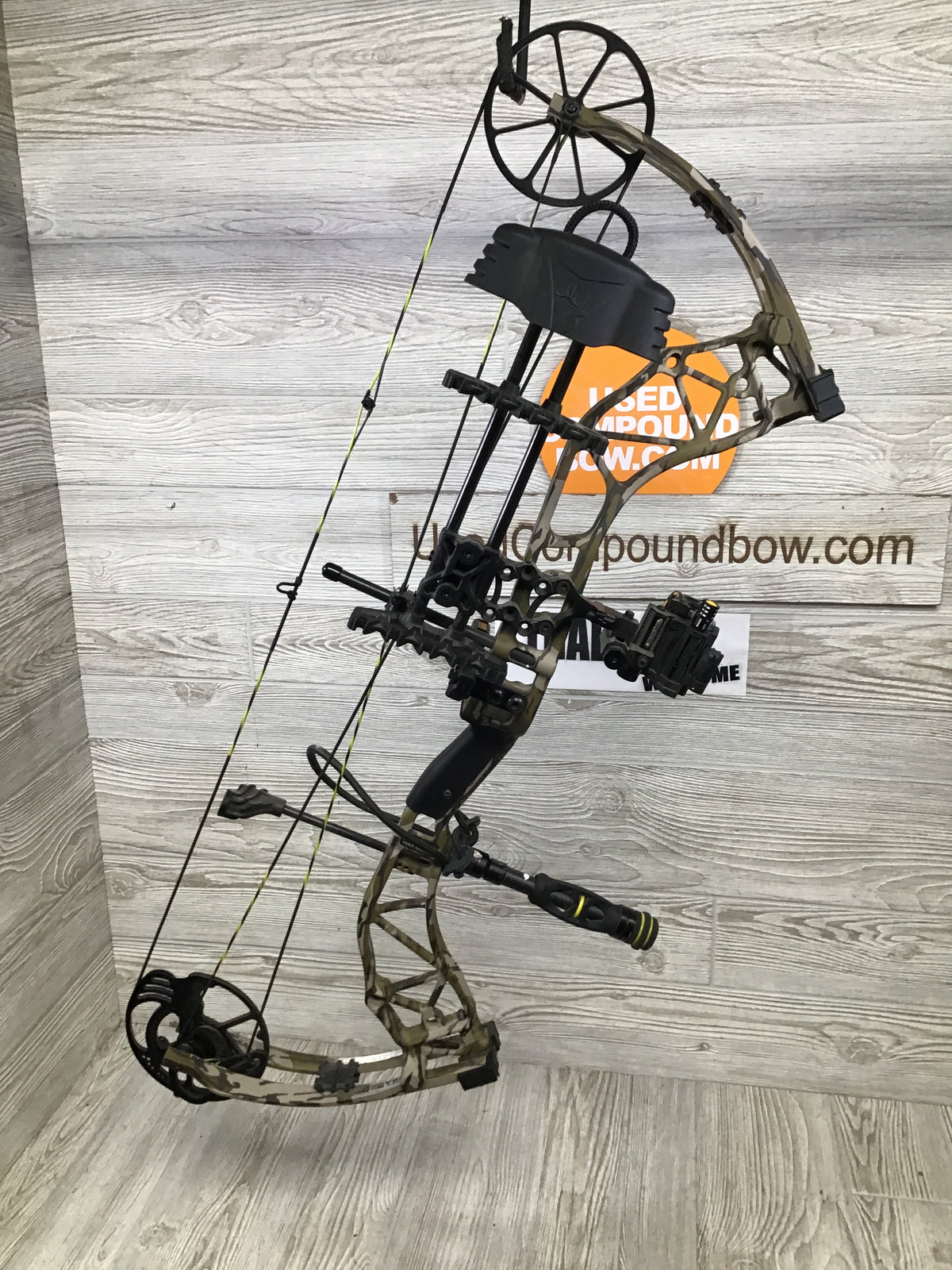 Used Bear Adapt Plus THP Package Right Handed Mossy Oak bottomlands 55-70#