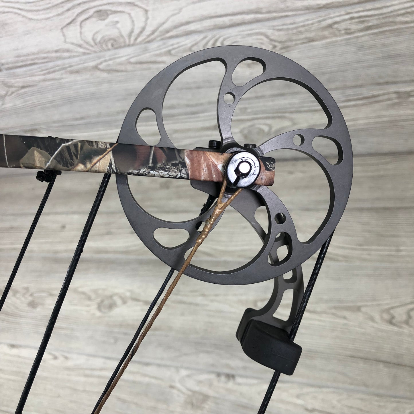 Mathews Outback 27" 60lb Right Handed Bow package