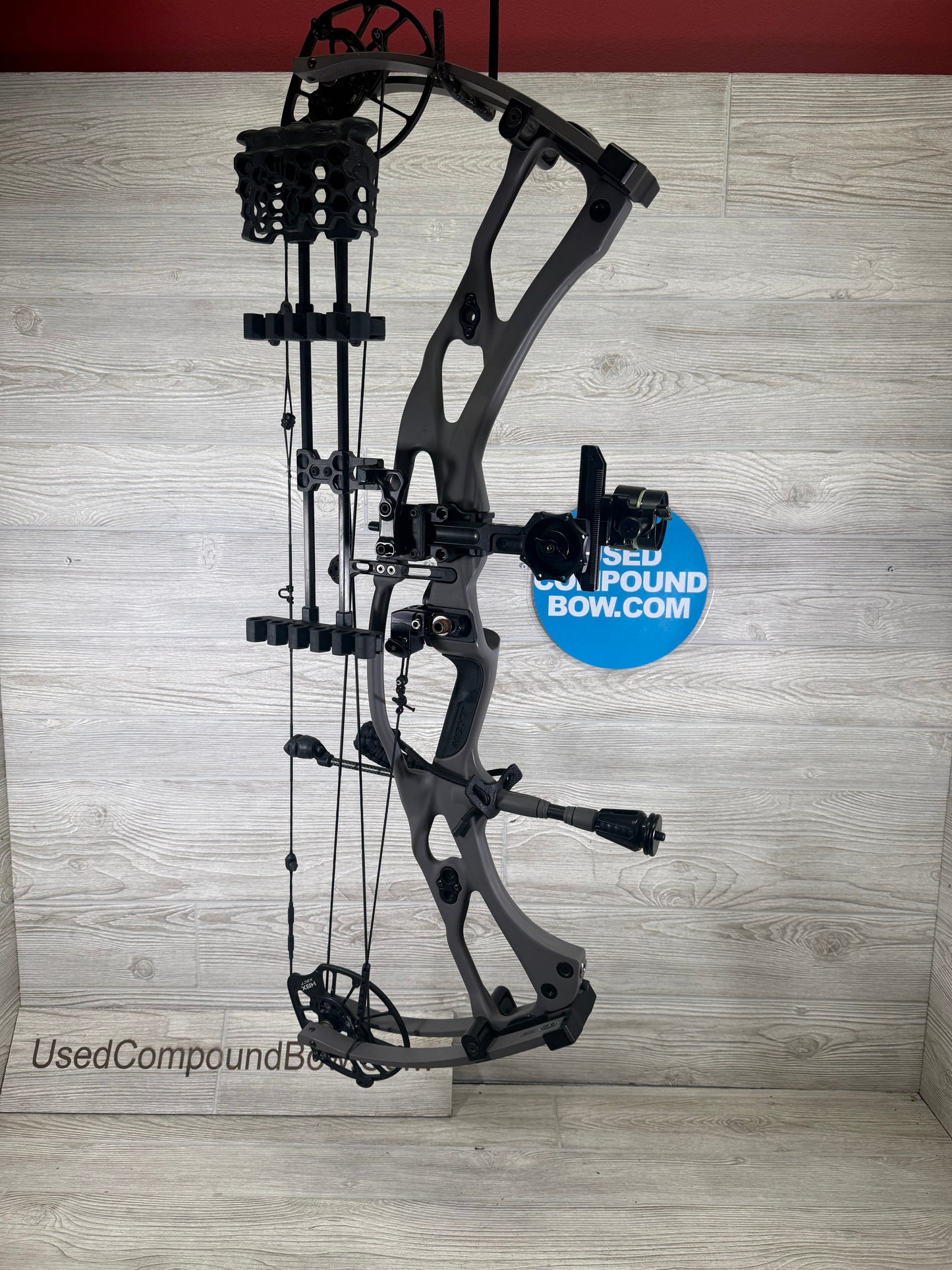 Hoyt RX-8 RH Tombstone Pkg 60-70# 27-32”