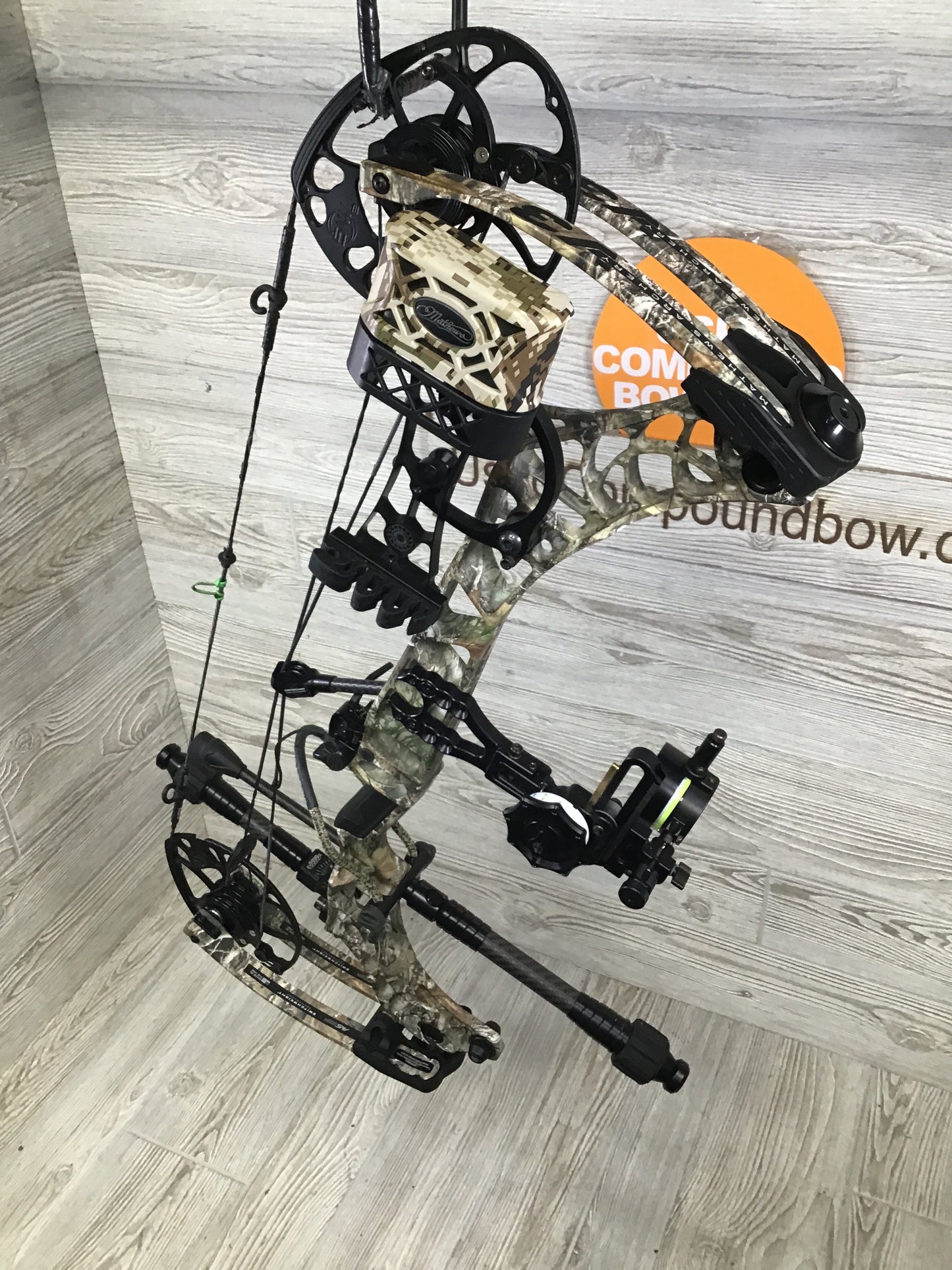 Used Mathews V3 27 RH Realtree Camo Package