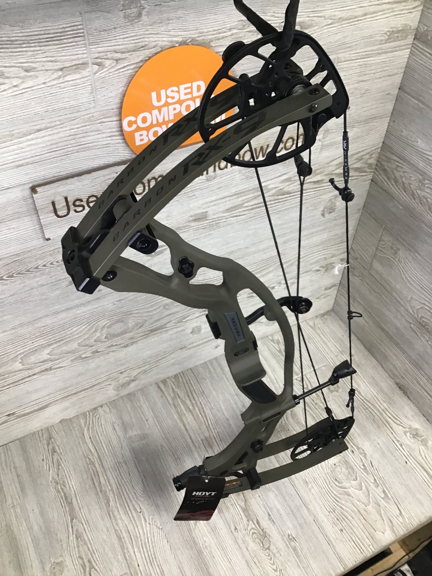 Hoyt RX-9 Right Handed Wilderness 60-70lbs 25-30" Bow