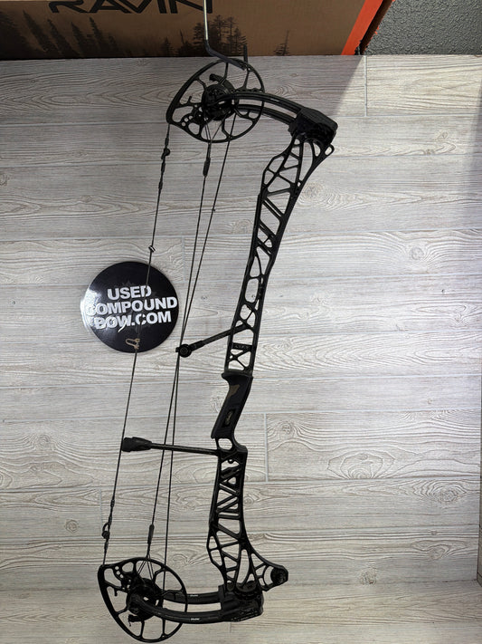 Used Mathews LIFT 33 29.5 70lb Black Left Hand Bow