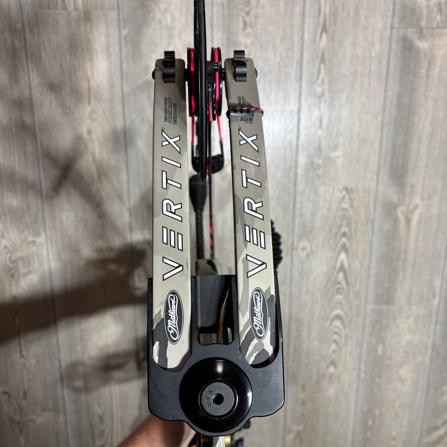 Used Mathews Vertix RH Under Armour Bow Package