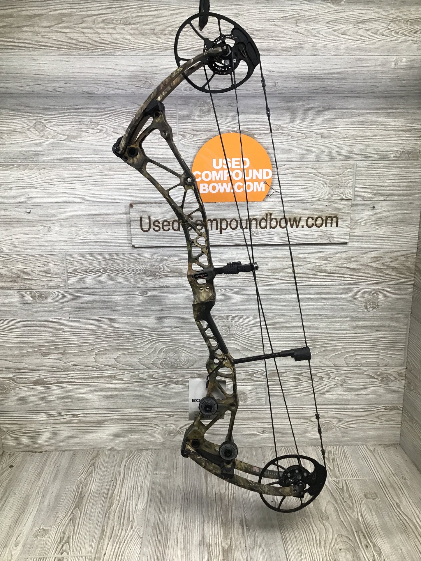 NEW Bowtech Revolt XL Mossy Oak 60-70# 27.5-33"