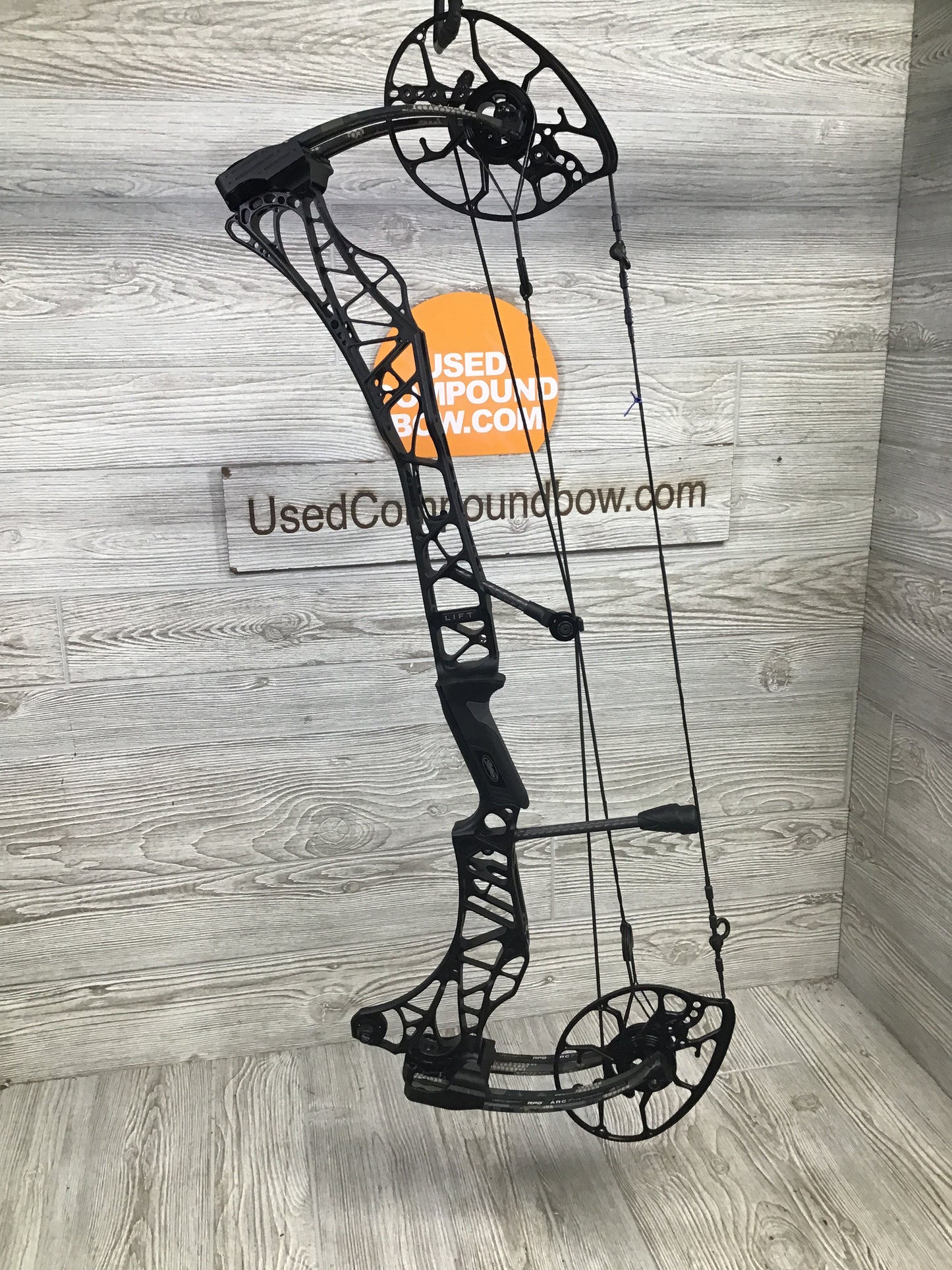Used Mathews Lift X 29.5 Right Hand Black riser/Kuiu Verde limbs Bow 29.5"/70#