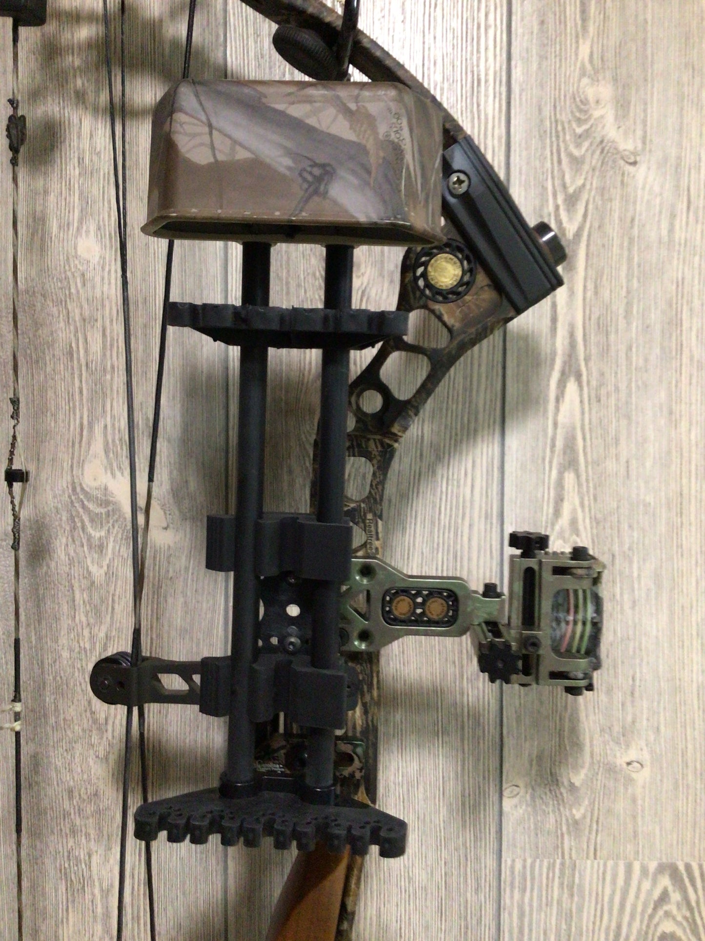 Used Mathews LX 26" 60lb Right Handed Bow